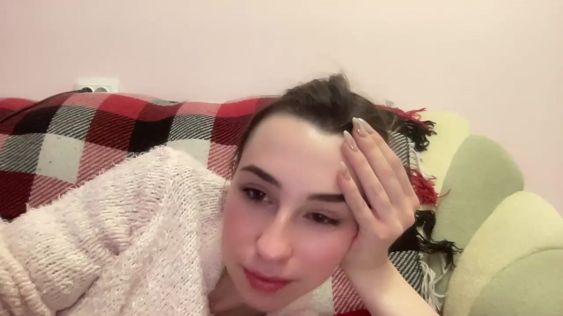 Gallery image thumbnail from Just_I's myfreecams stream on, 12/28/2023, 23:22 image 17 of 20