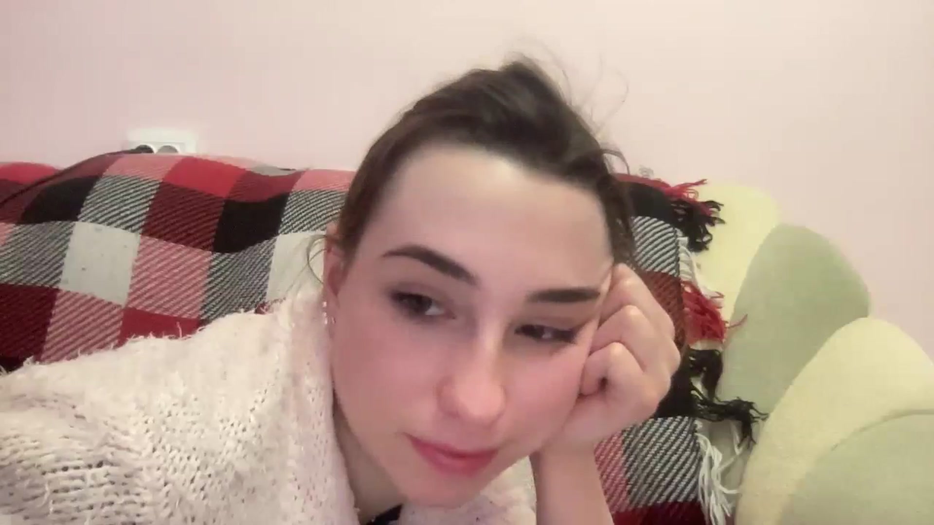 Gallery image thumbnail from Just_I's myfreecams stream on, 12/28/2023, 23:22 image 18 of 20
