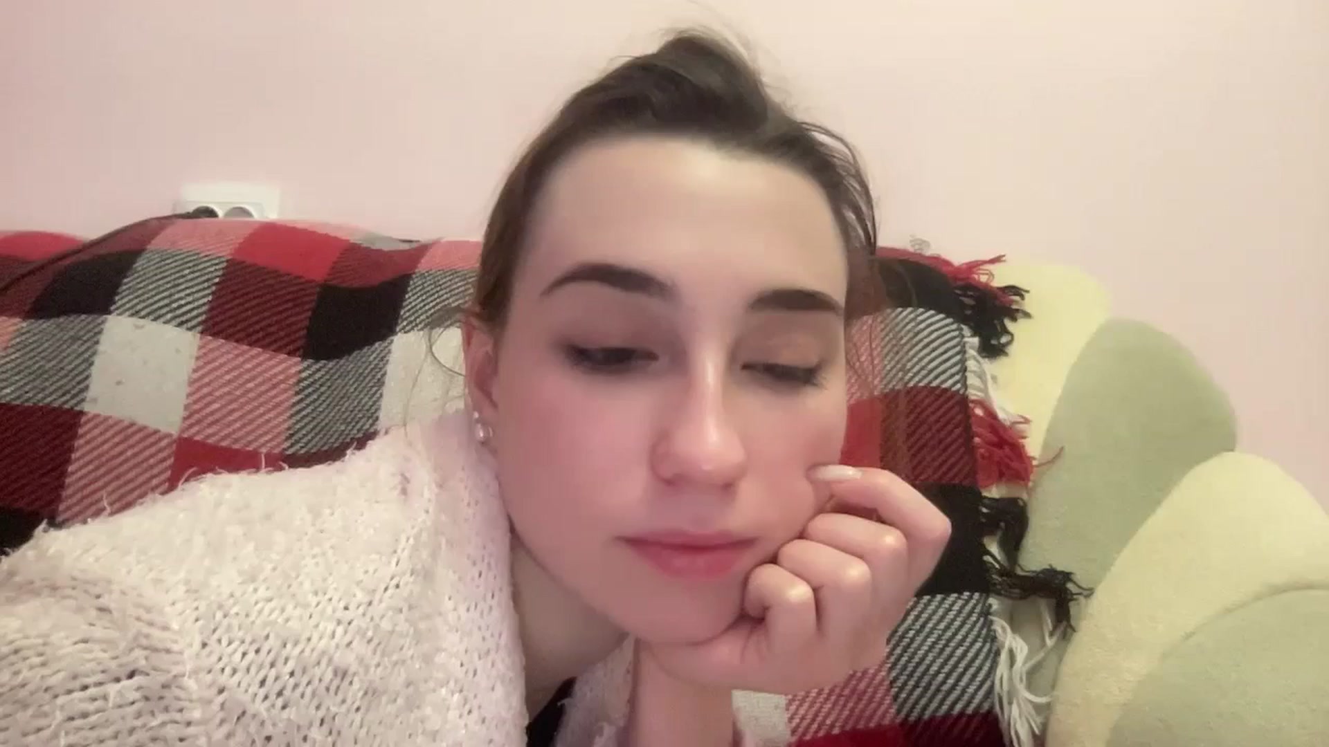 Gallery image thumbnail from Just_I's myfreecams stream on, 12/28/2023, 23:22 image 13 of 20