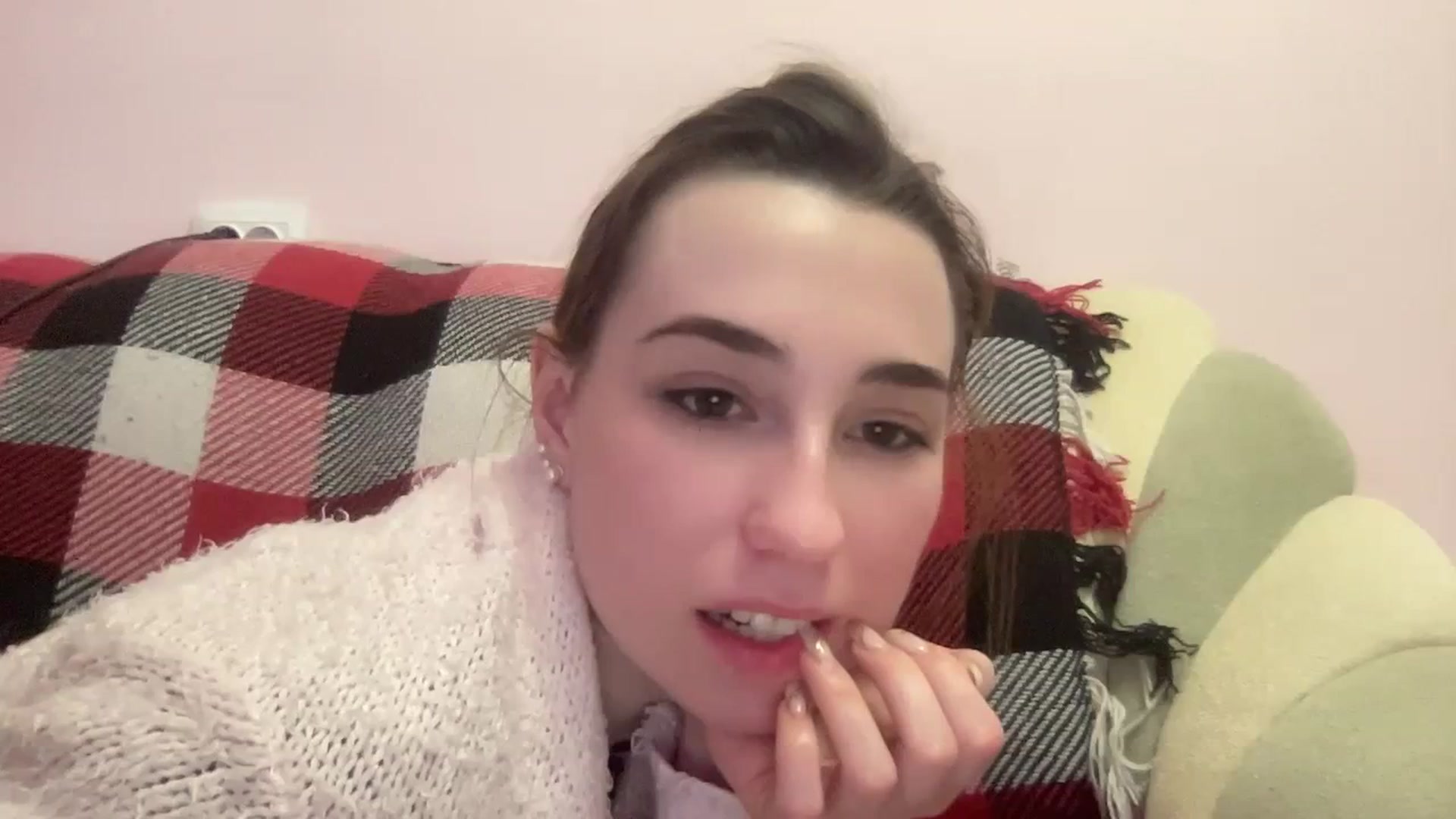 Gallery image thumbnail from Just_I's myfreecams stream on, 12/28/2023, 23:22 image 5 of 20