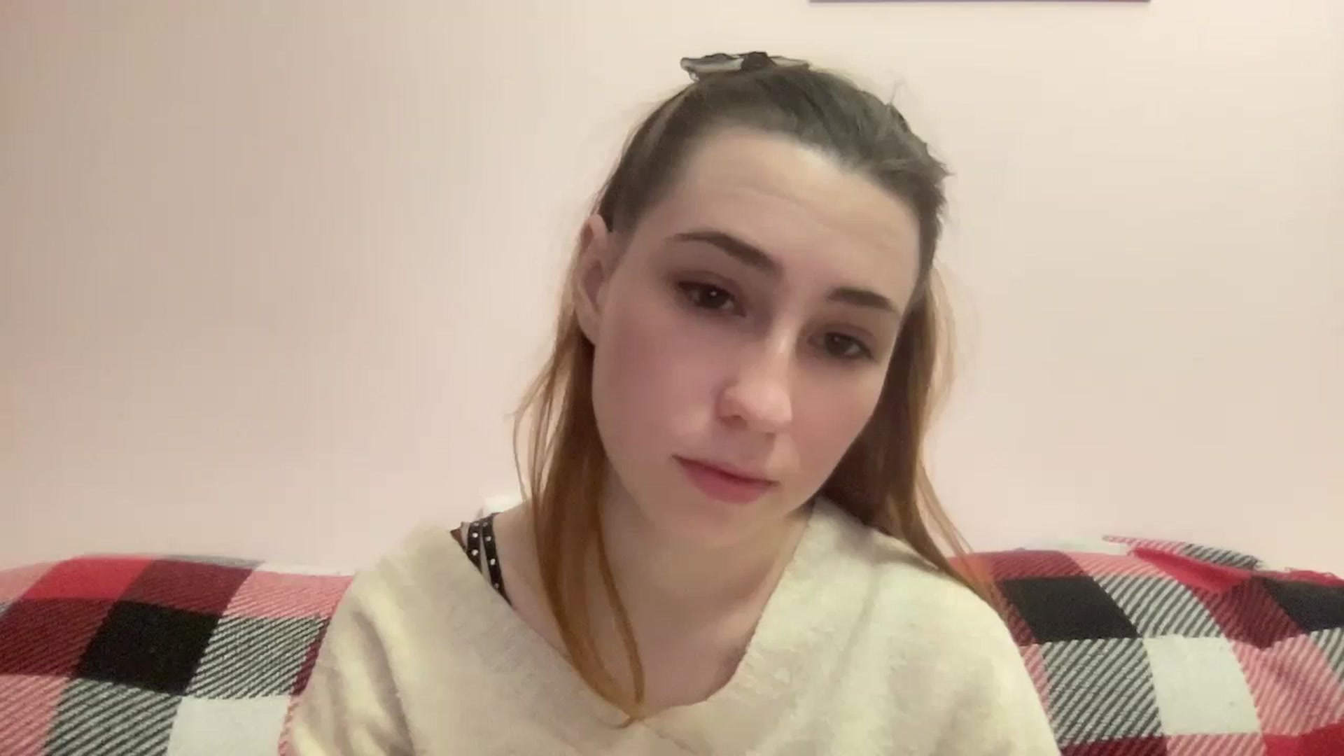 Gallery image thumbnail from Just_I's myfreecams stream on, 12/29/2023, 15:25 image 17 of 20