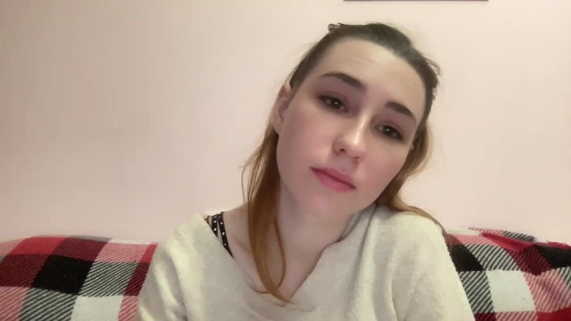 Gallery image thumbnail from Just_I's myfreecams stream on, 12/29/2023, 15:25 image 16 of 20