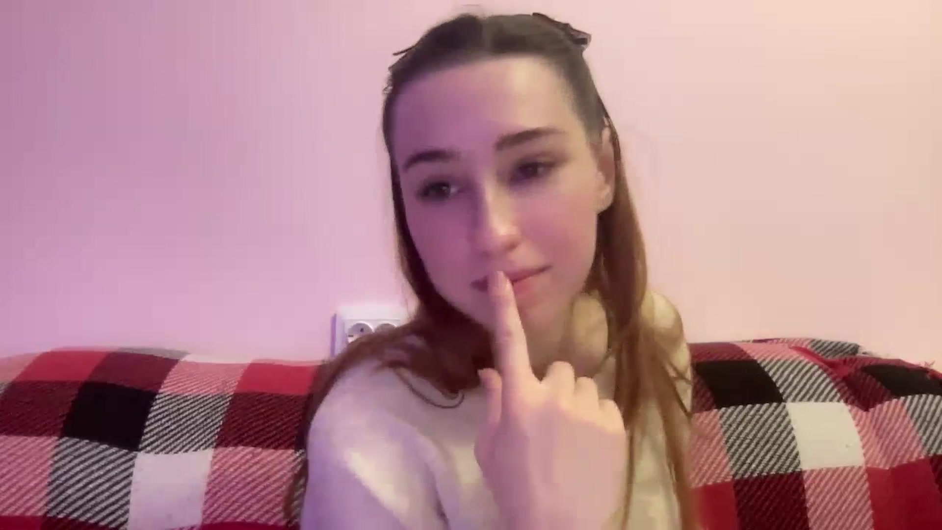 Gallery image thumbnail from Just_I's myfreecams stream on, 12/29/2023, 18:43 image 14 of 20