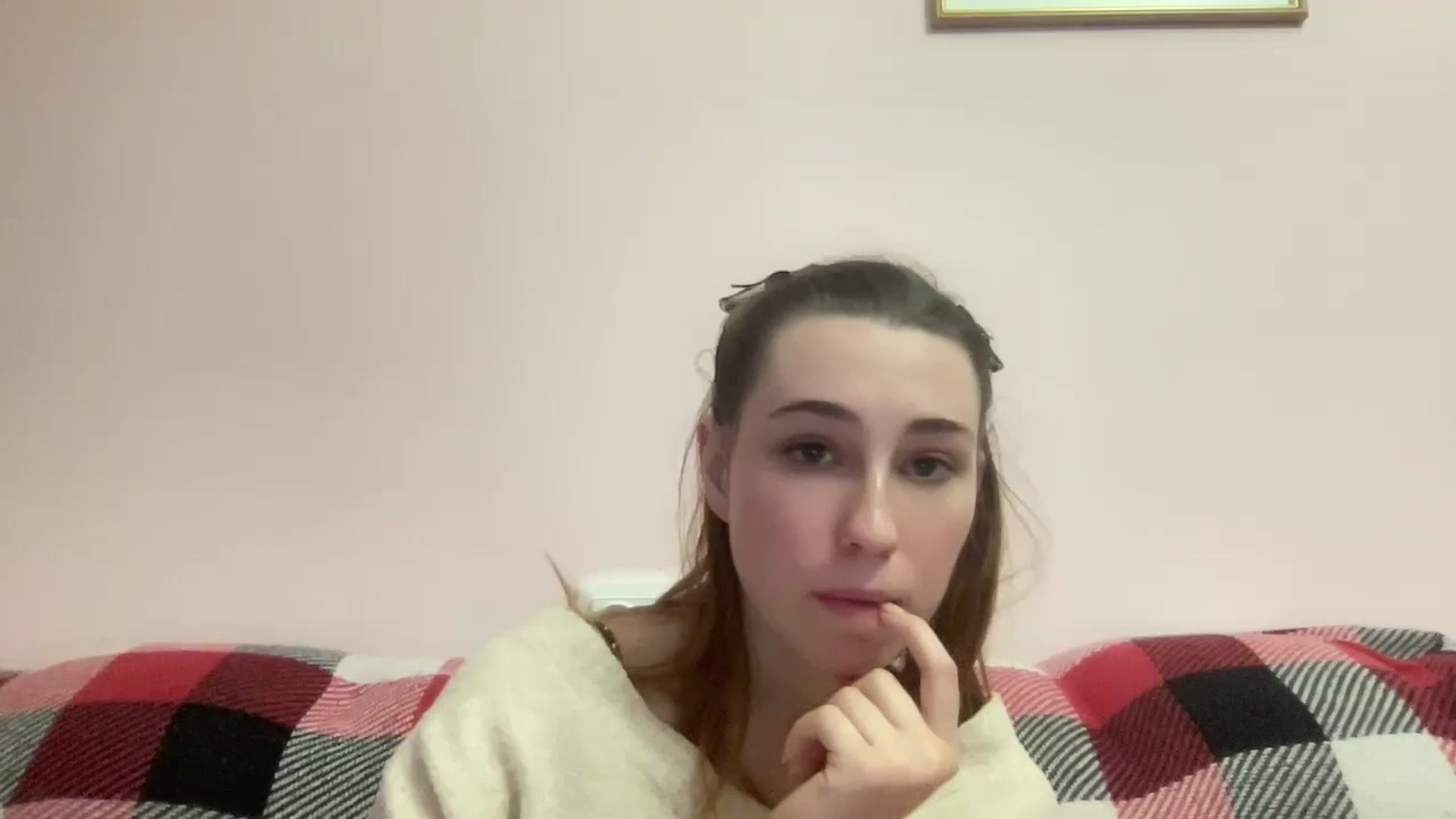 Gallery image thumbnail from Just_I's myfreecams stream on, 12/29/2023, 22:26 image 18 of 20