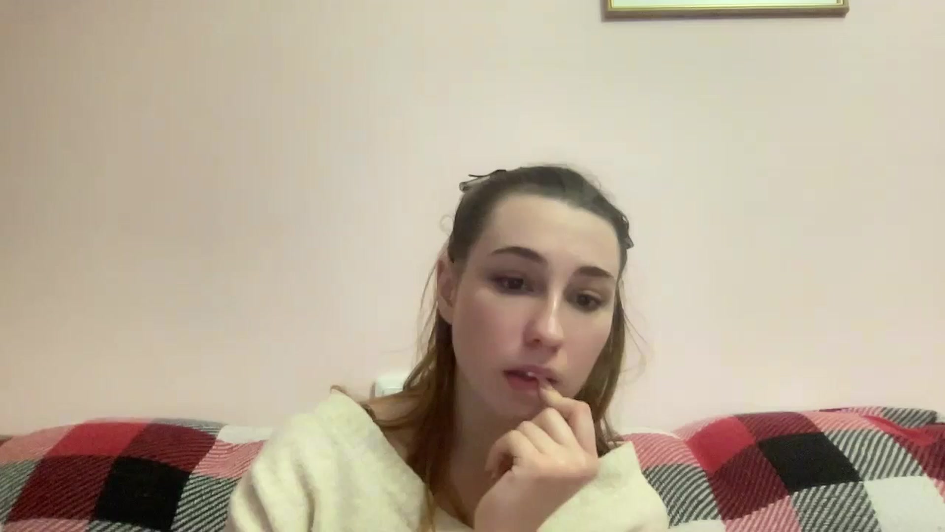 Gallery image thumbnail from Just_I's myfreecams stream on, 12/29/2023, 22:26 image 17 of 20