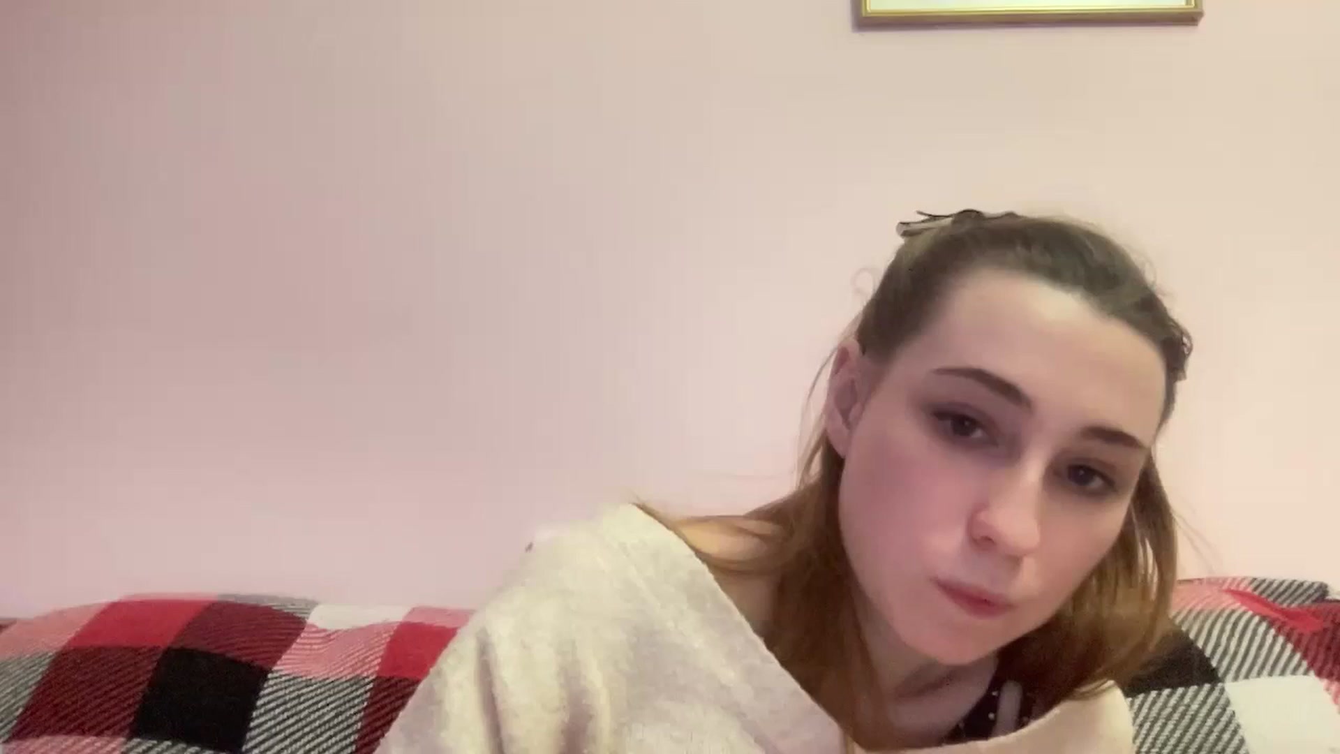 Gallery image thumbnail from Just_I's myfreecams stream on, 12/29/2023, 22:26 image 16 of 20