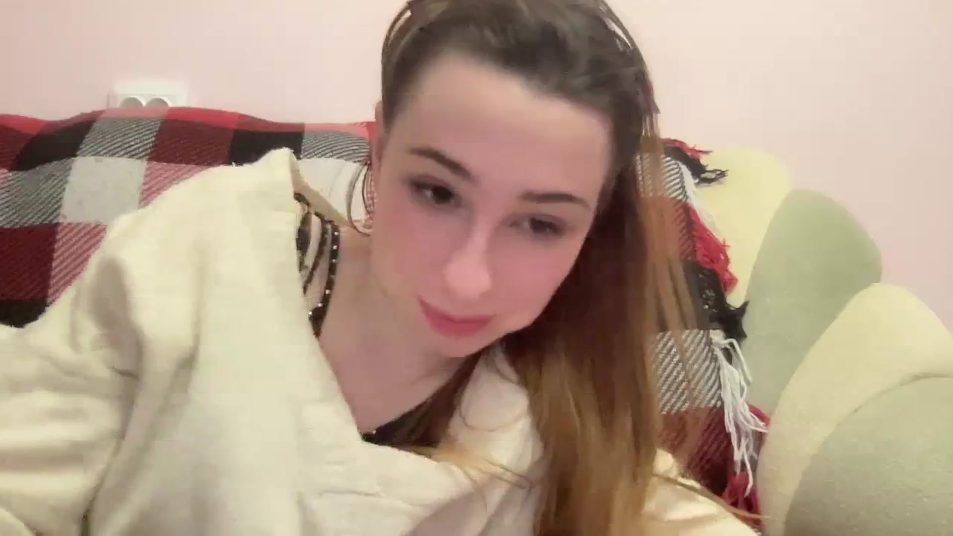 Gallery image thumbnail from Just_I's myfreecams stream on, 12/30/2023, 01:40 image 17 of 20