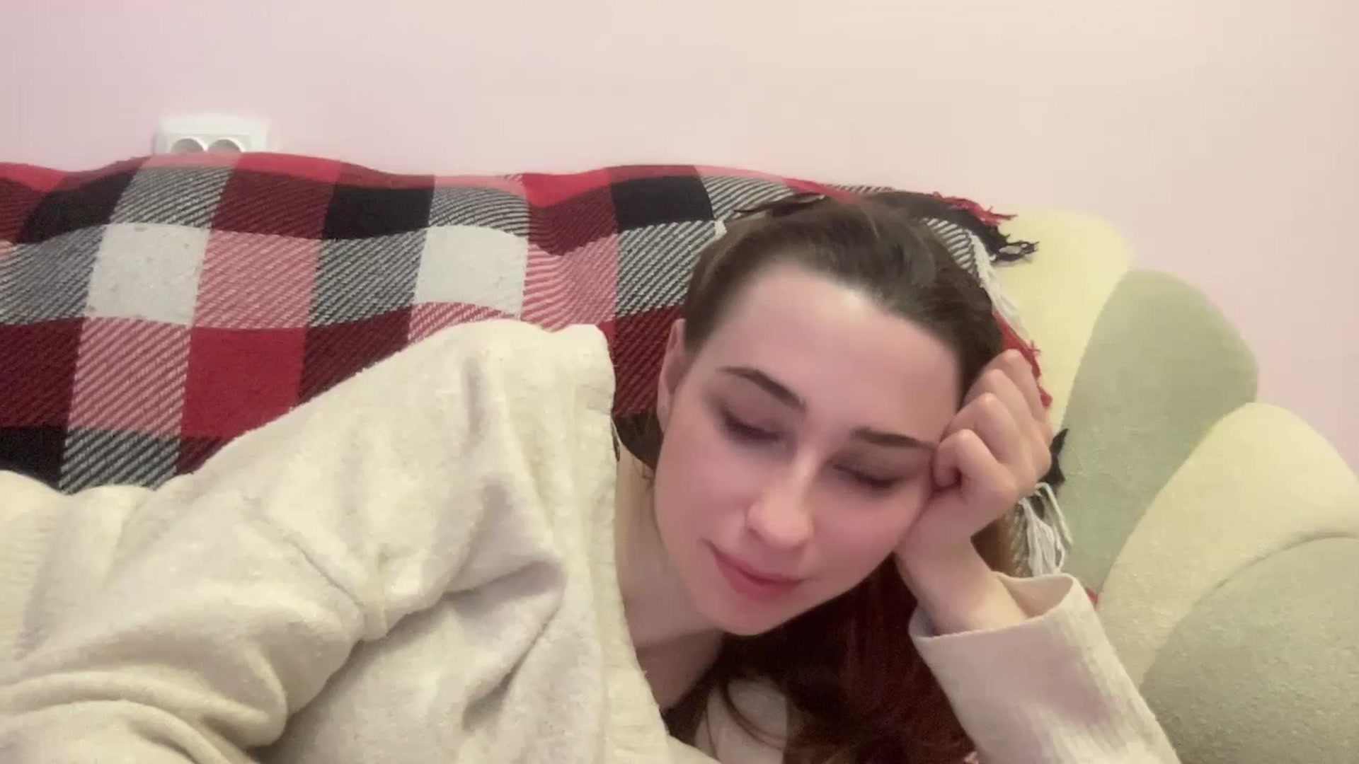 Gallery image thumbnail from Just_I's myfreecams stream on, 12/30/2023, 01:40 image 18 of 20
