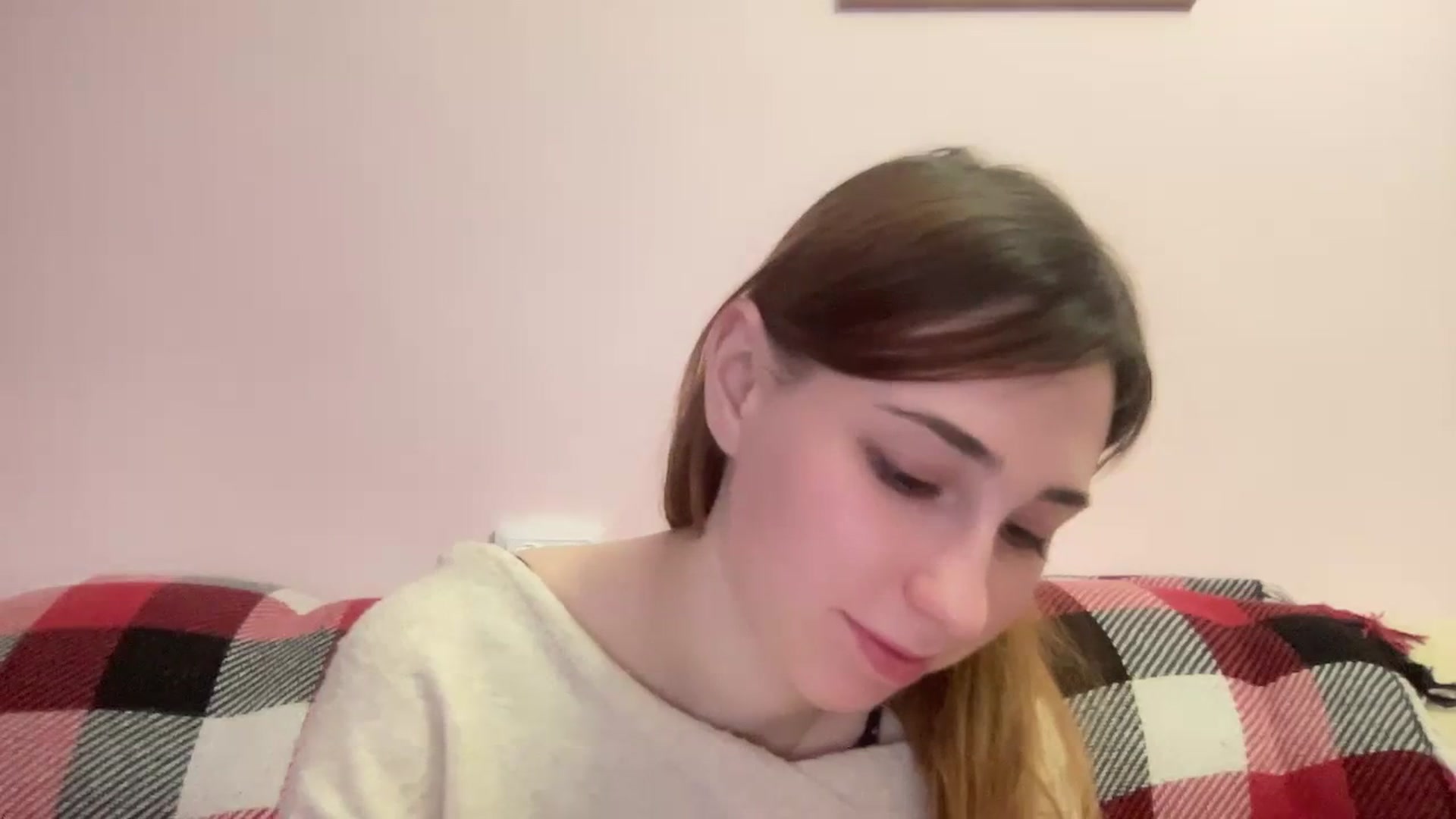 Gallery image thumbnail from Just_I's myfreecams stream on, 12/31/2023, 24:47 image 16 of 20