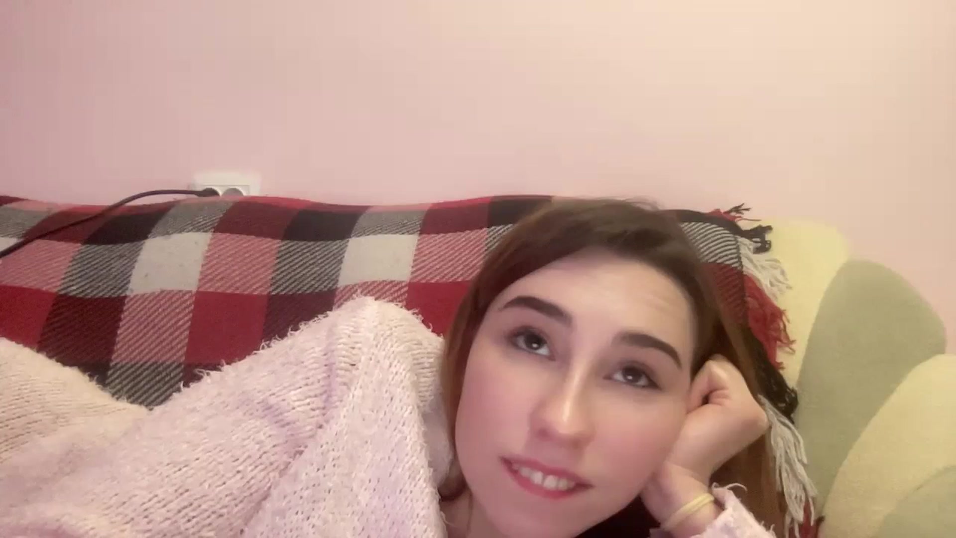 Gallery image thumbnail from Just_I's myfreecams stream on, 01/02/2024, 15:42 image 13 of 20