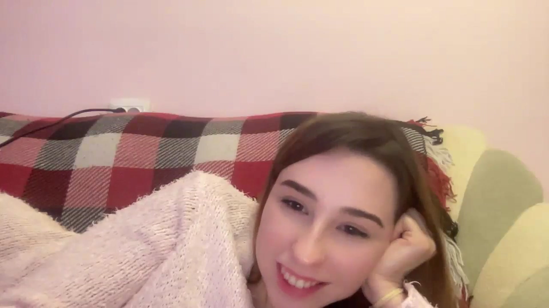 Gallery image thumbnail from Just_I's myfreecams stream on, 01/02/2024, 15:42 image 14 of 20