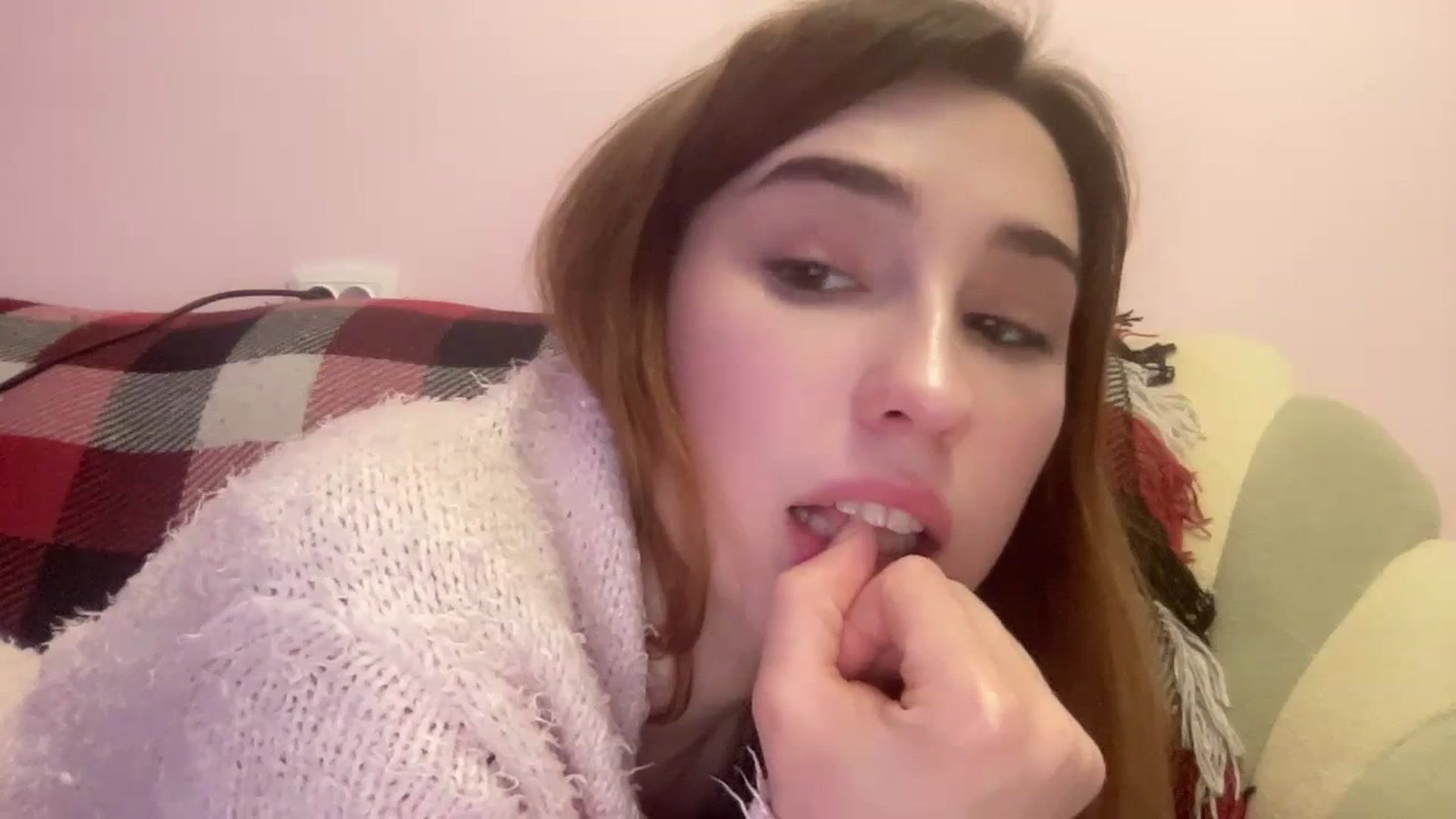 Gallery image thumbnail from Just_I's myfreecams stream on, 01/02/2024, 15:42 image 19 of 20