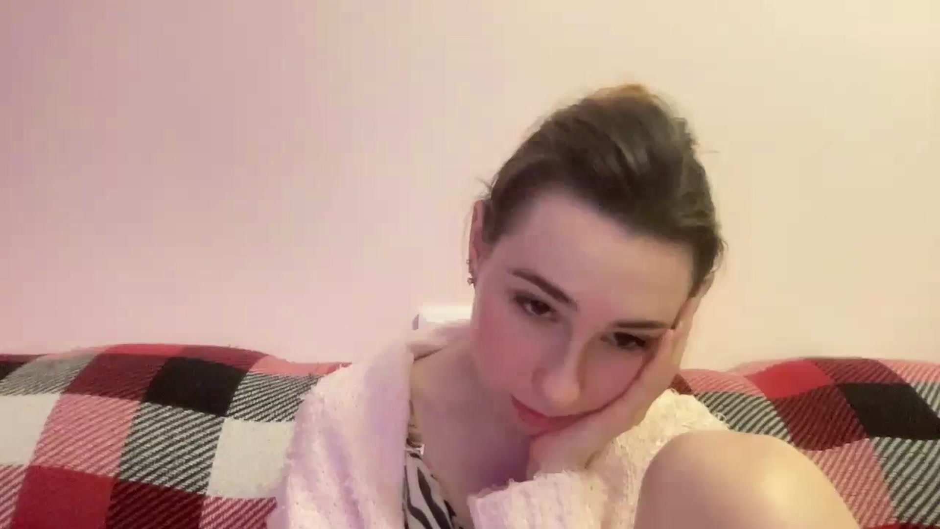 Gallery image thumbnail from Just_I's myfreecams stream on, 01/04/2024, 03:03 image 7 of 20