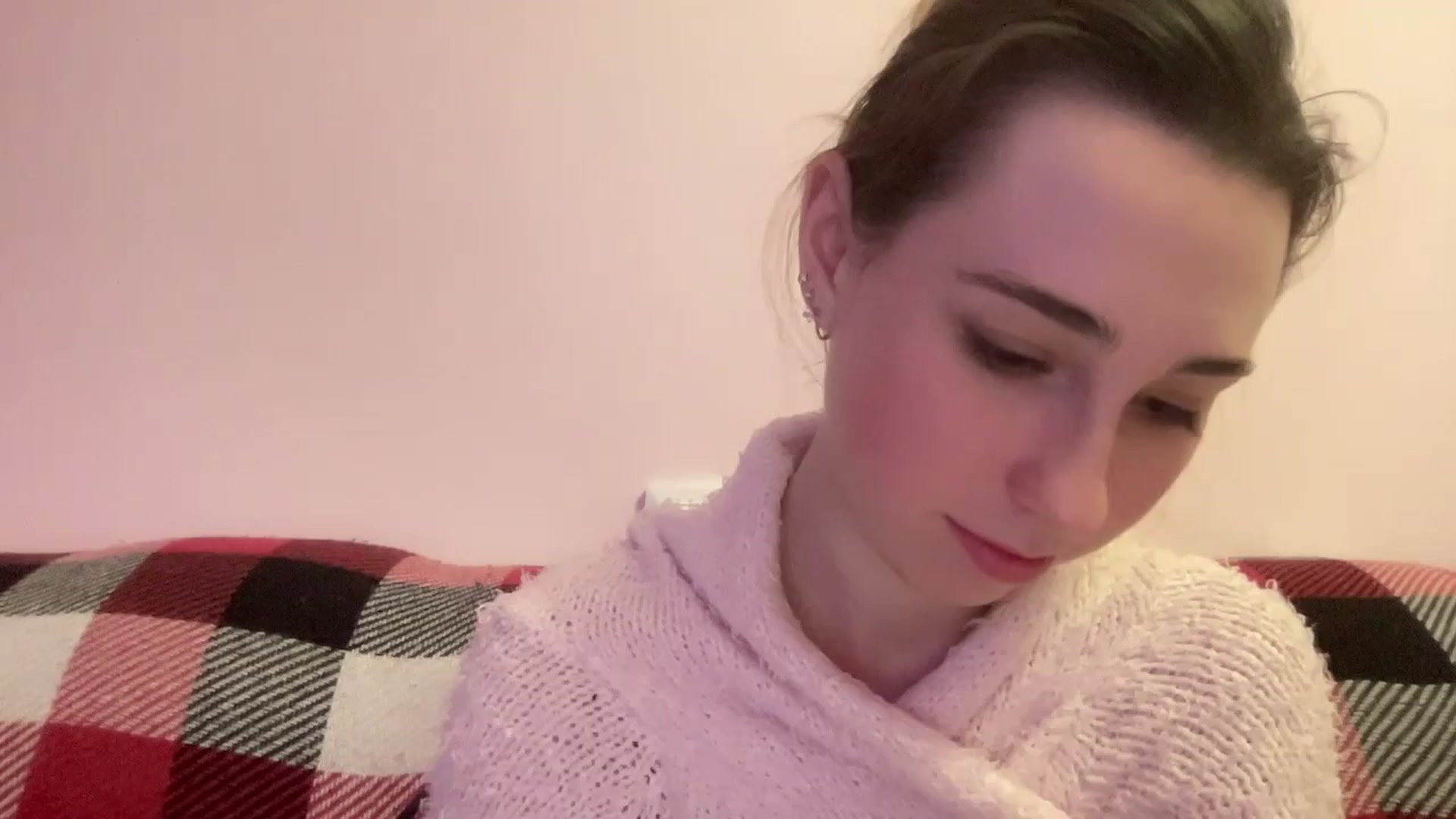 Gallery image thumbnail from Just_I's myfreecams stream on, 01/04/2024, 03:03 image 14 of 20