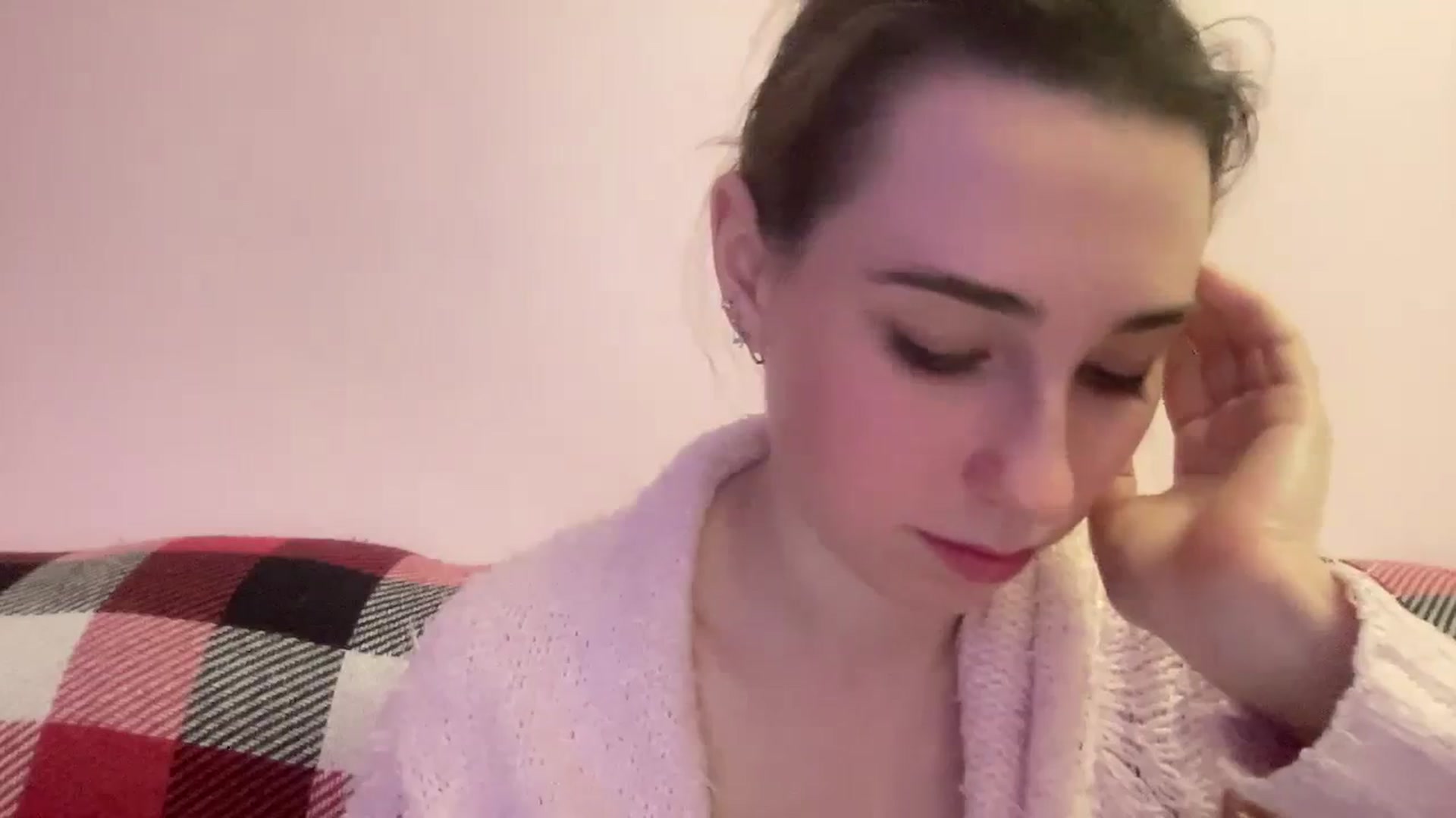 Gallery image thumbnail from Just_I's myfreecams stream on, 01/04/2024, 03:03 image 17 of 20