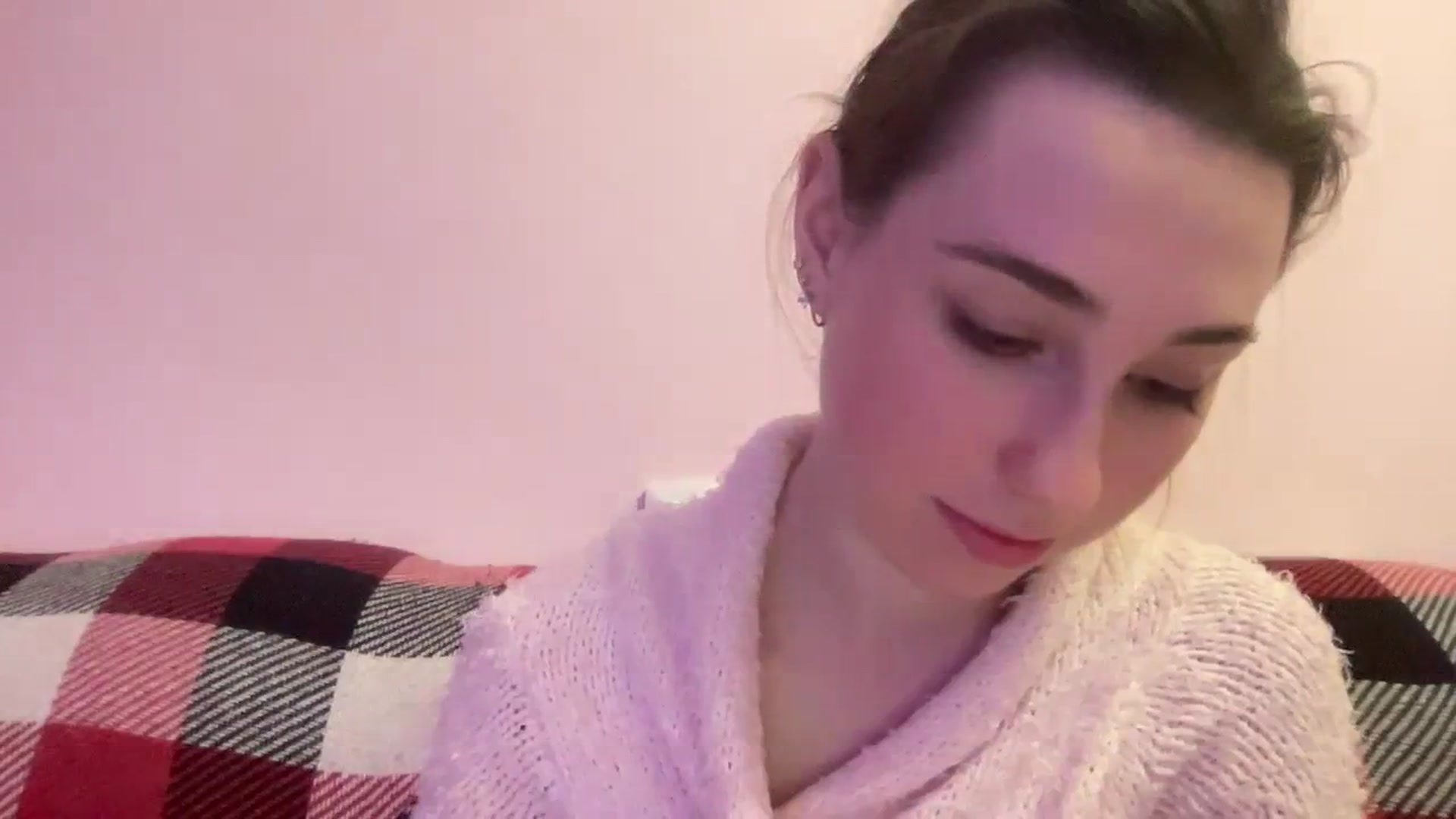 Gallery image thumbnail from Just_I's myfreecams stream on, 01/04/2024, 03:03 image 15 of 20