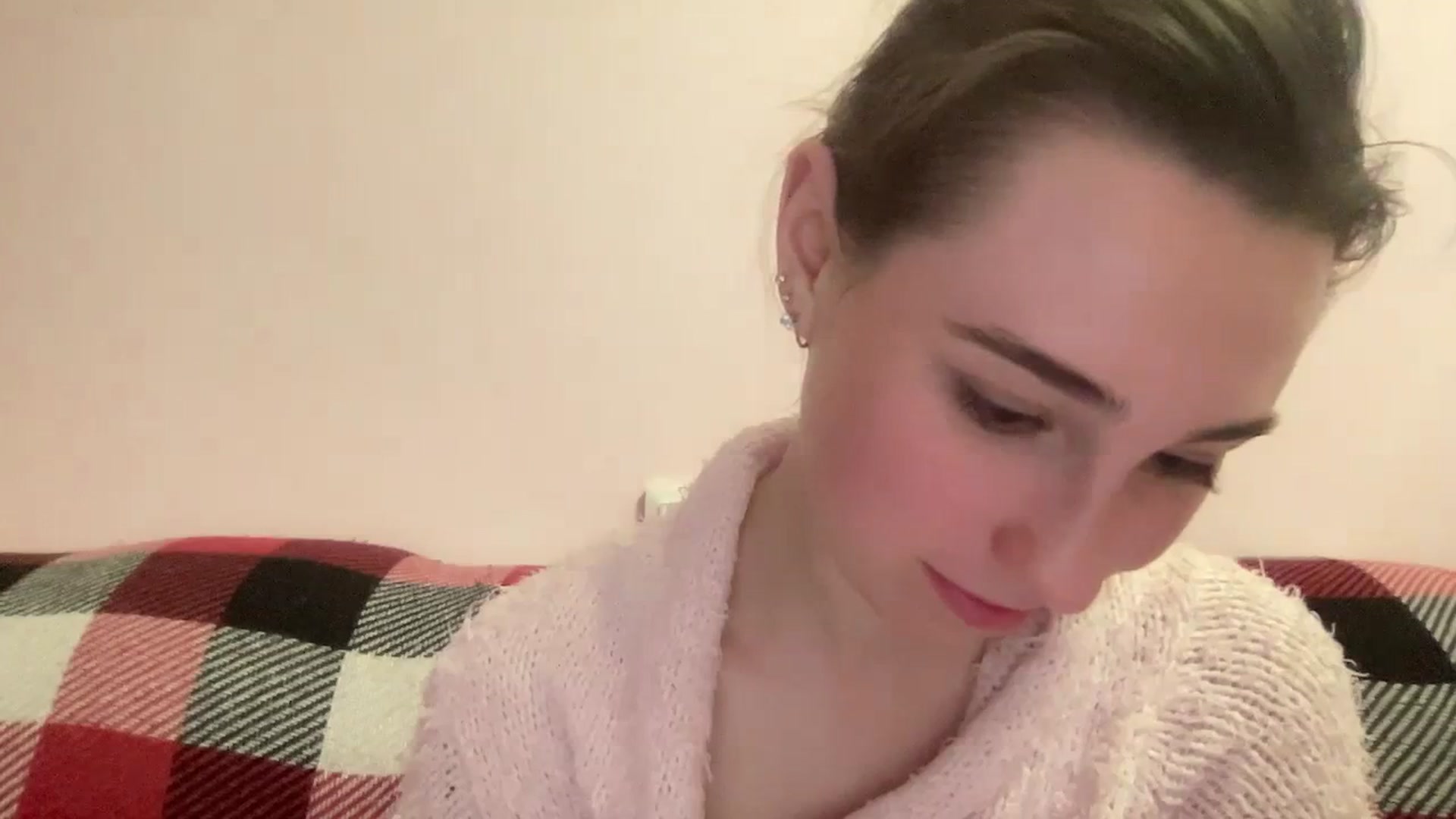 Gallery image thumbnail from Just_I's myfreecams stream on, 01/04/2024, 03:03 image 16 of 20