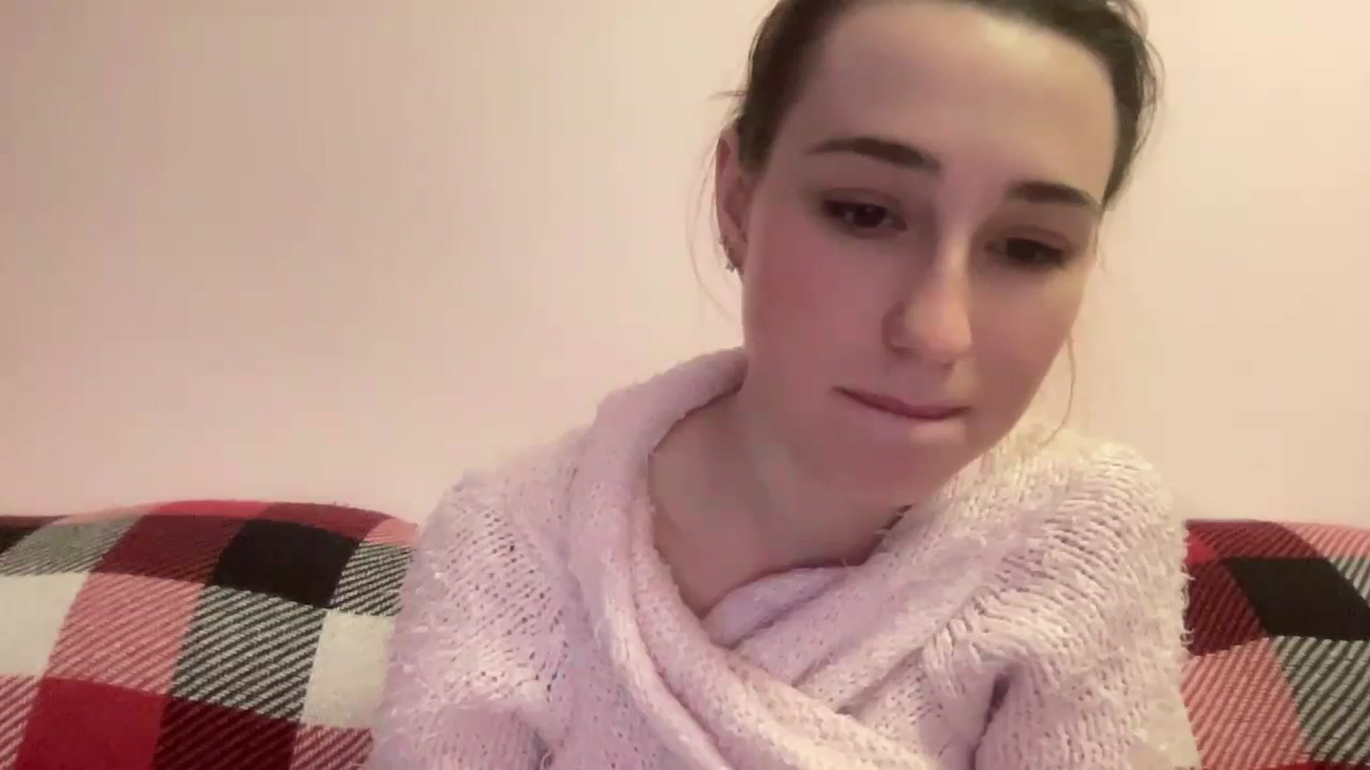 Gallery image thumbnail from Just_I's myfreecams stream on, 01/04/2024, 03:03 image 10 of 20