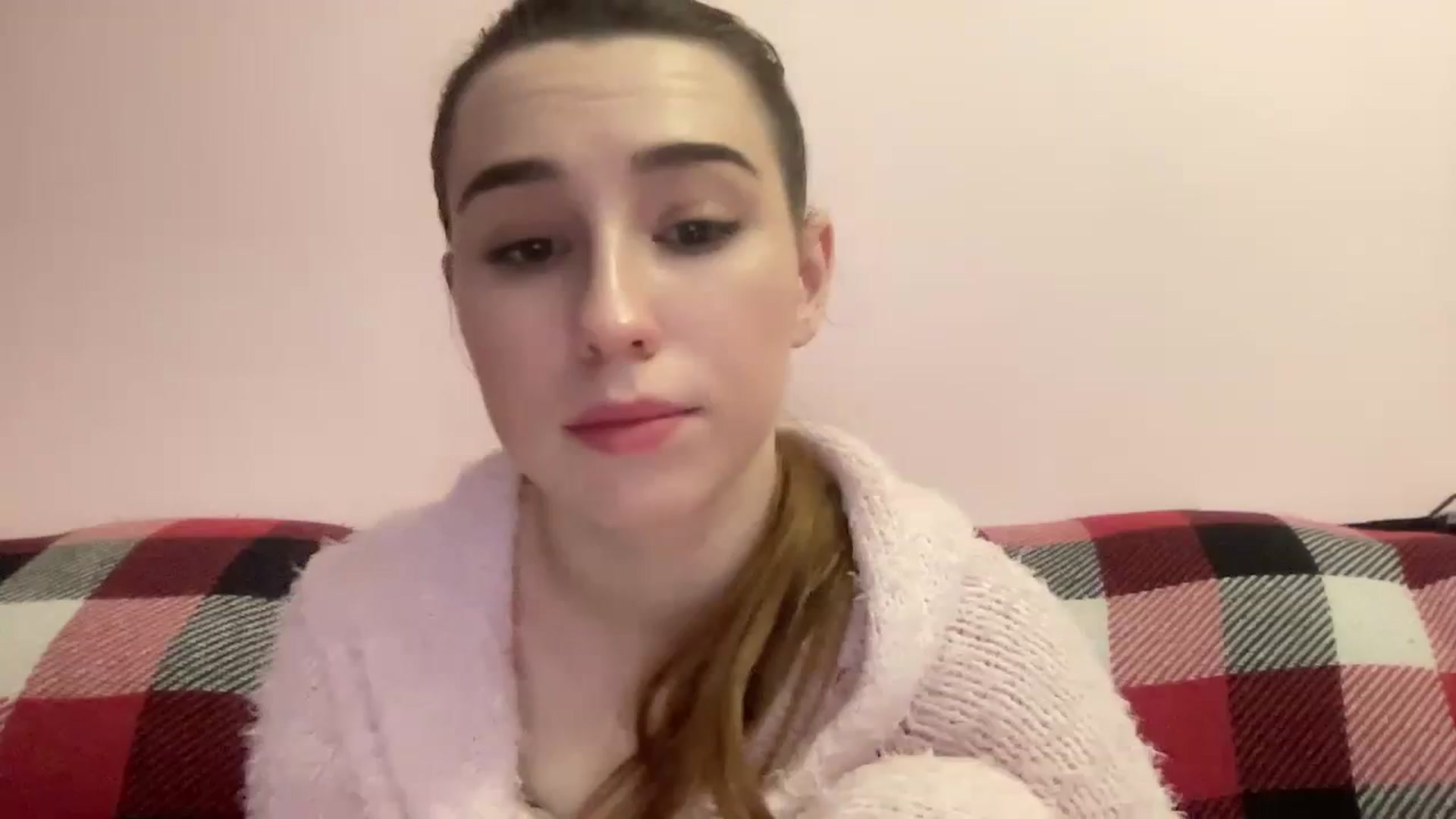 Gallery image thumbnail from Just_I's myfreecams stream on, 01/04/2024, 20:51 image 19 of 20