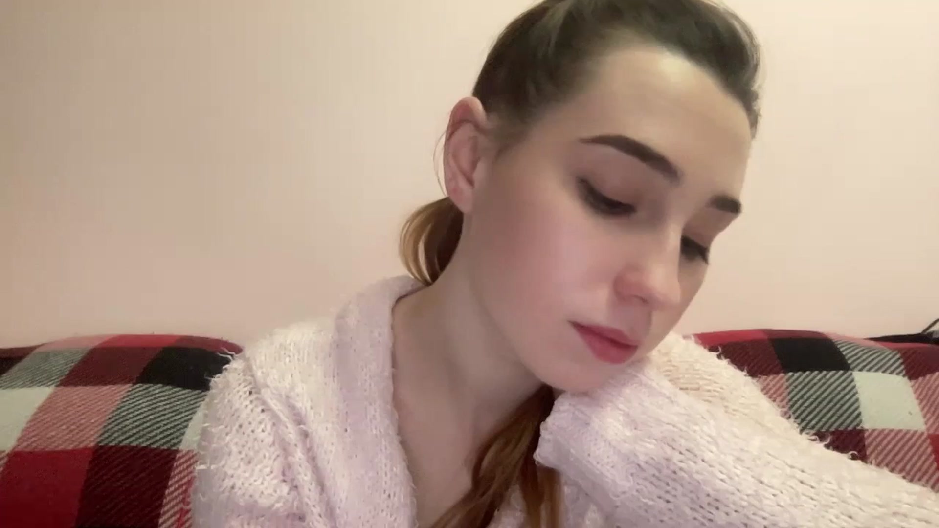 Gallery image thumbnail from Just_I's myfreecams stream on, 01/04/2024, 20:51 image 18 of 20