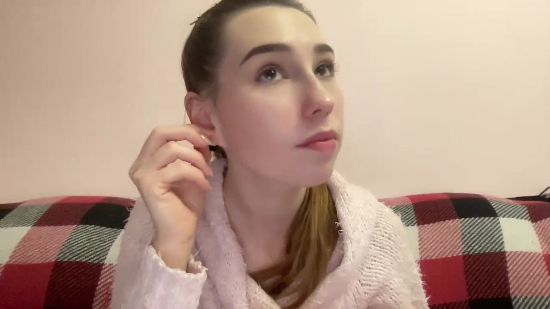 Gallery image thumbnail from Just_I's myfreecams stream on, 01/04/2024, 20:51 image 5 of 20