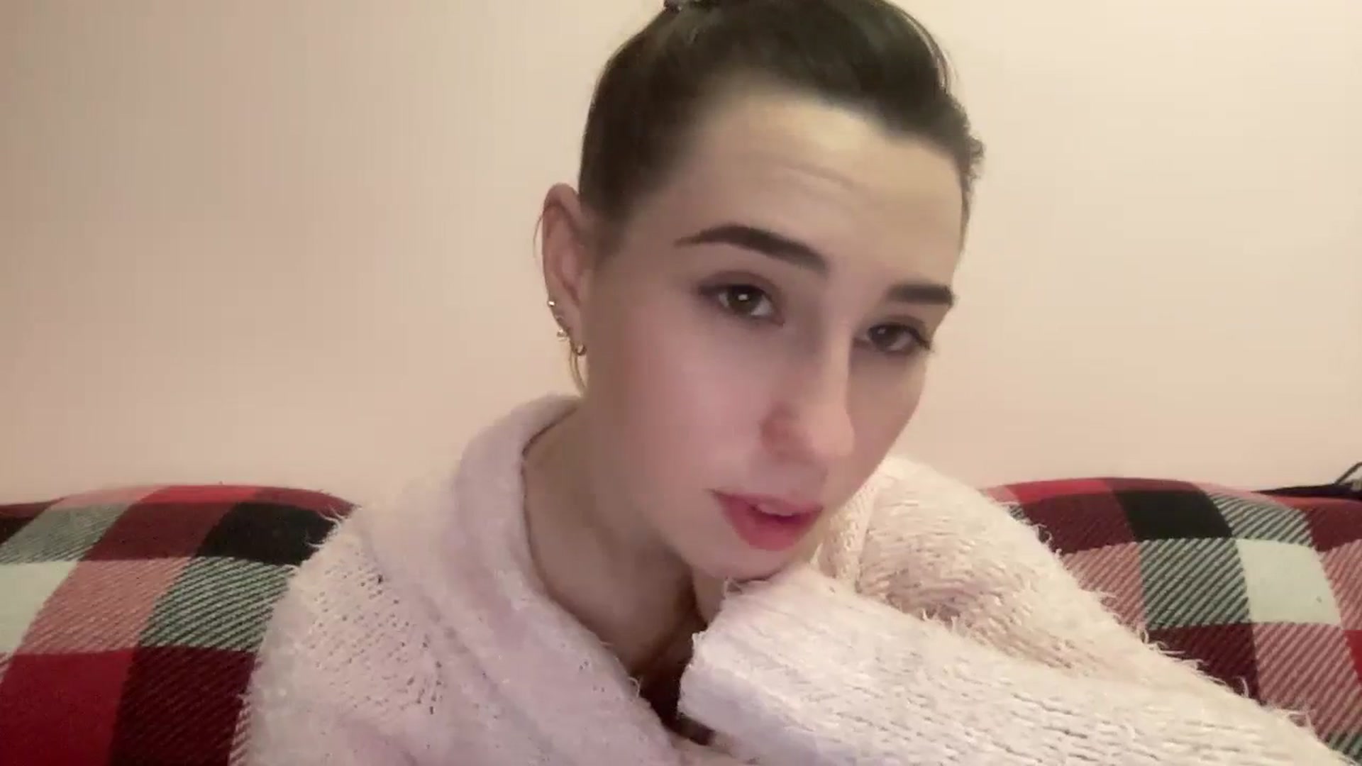 Gallery image thumbnail from Just_I's myfreecams stream on, 01/04/2024, 20:51 image 2 of 20