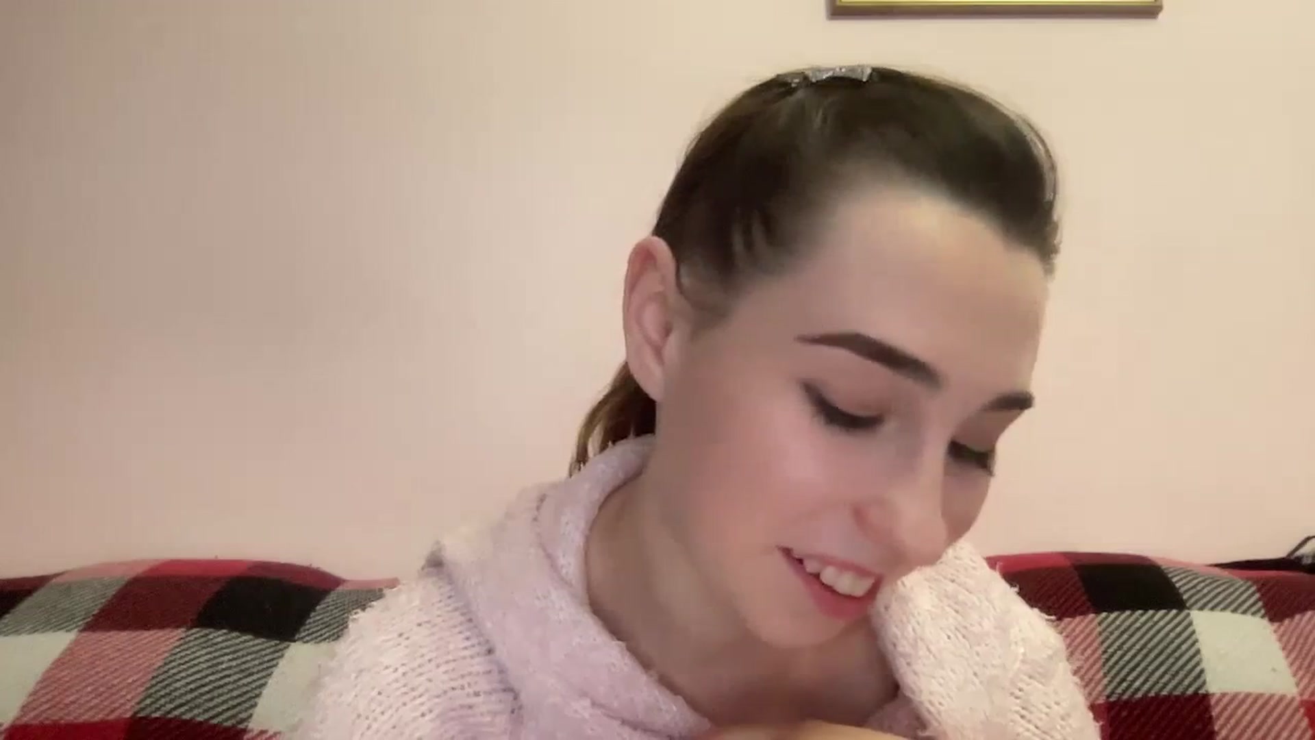 Gallery image thumbnail from Just_I's myfreecams stream on, 01/04/2024, 21:59 image 2 of 20