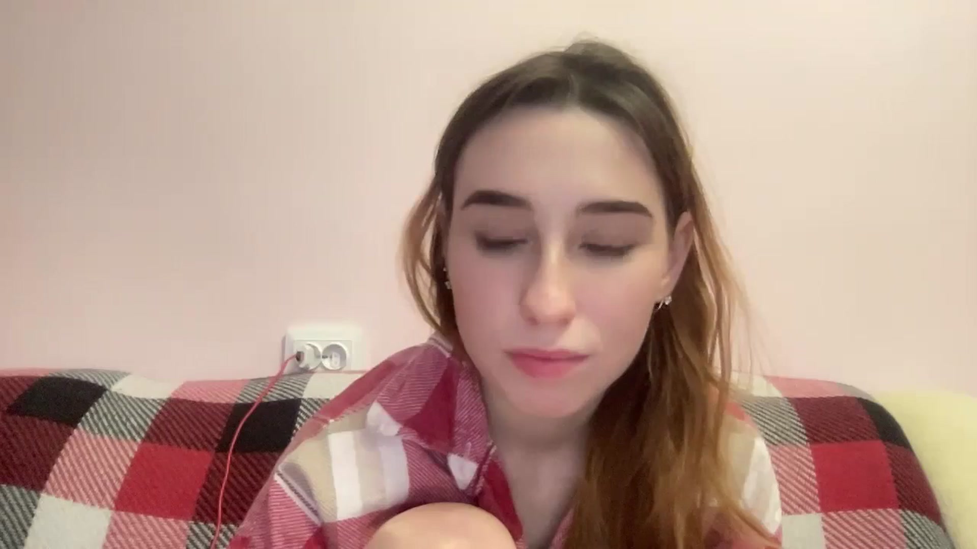 Gallery image thumbnail from Just_I's myfreecams stream on, 01/07/2024, 23:05 image 6 of 20