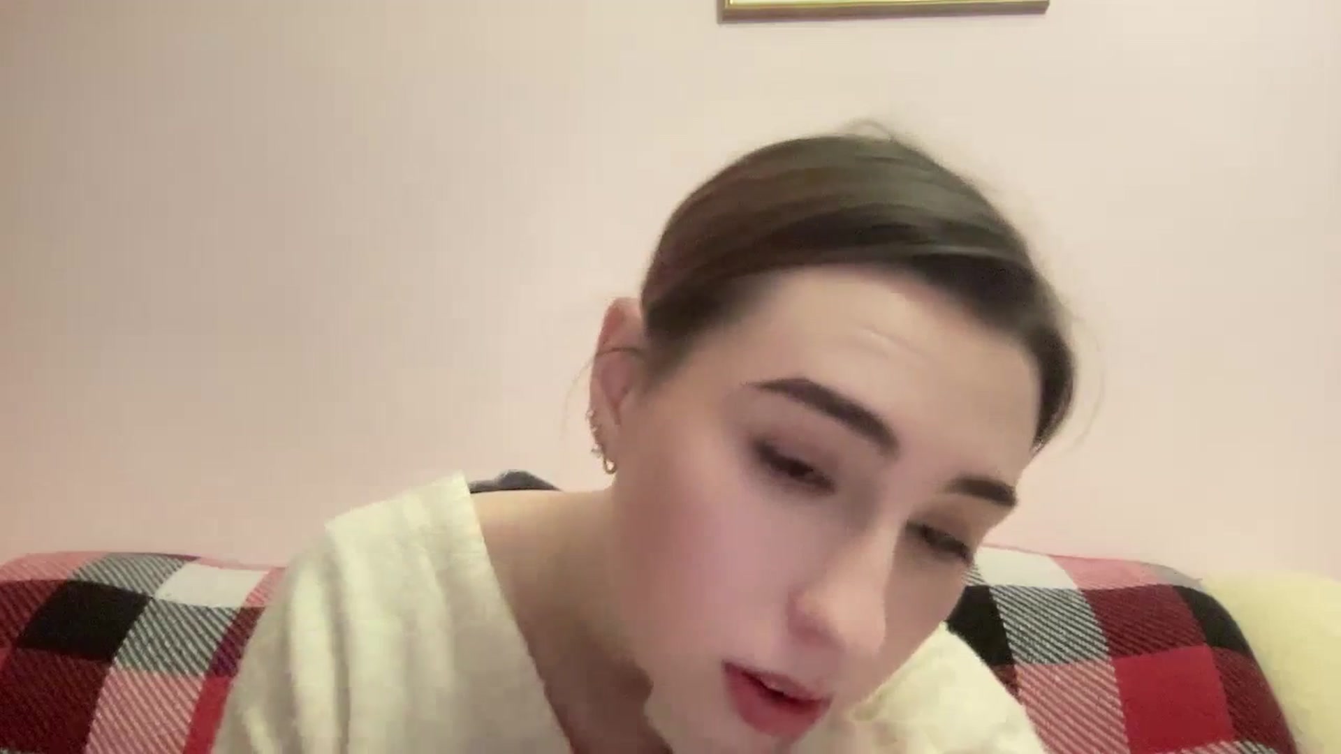 Gallery image thumbnail from Just_I's myfreecams stream on, 01/11/2024, 17:15 image 3 of 20
