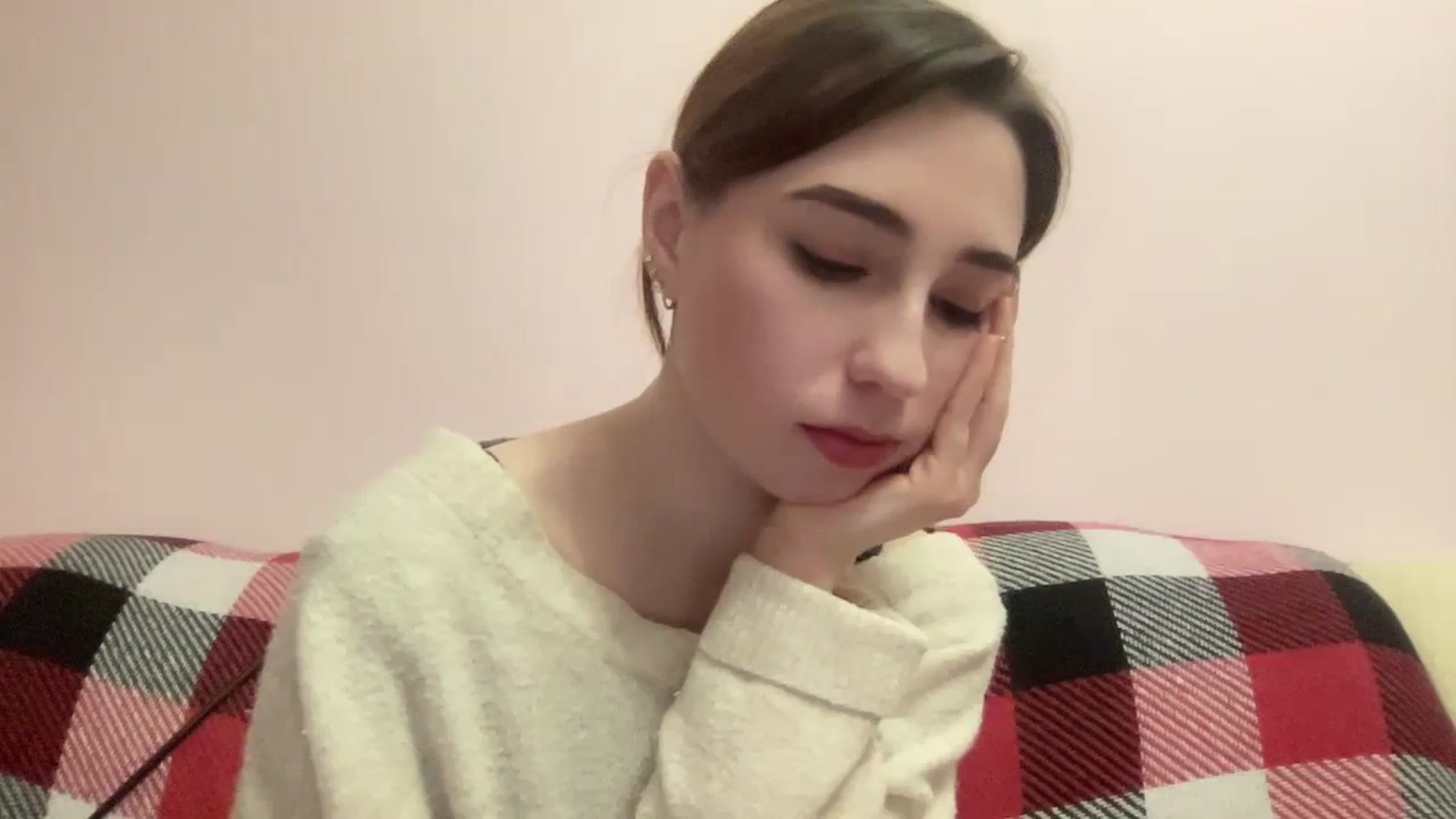 Gallery image thumbnail from Just_I's myfreecams stream on, 01/11/2024, 20:41 image 19 of 20