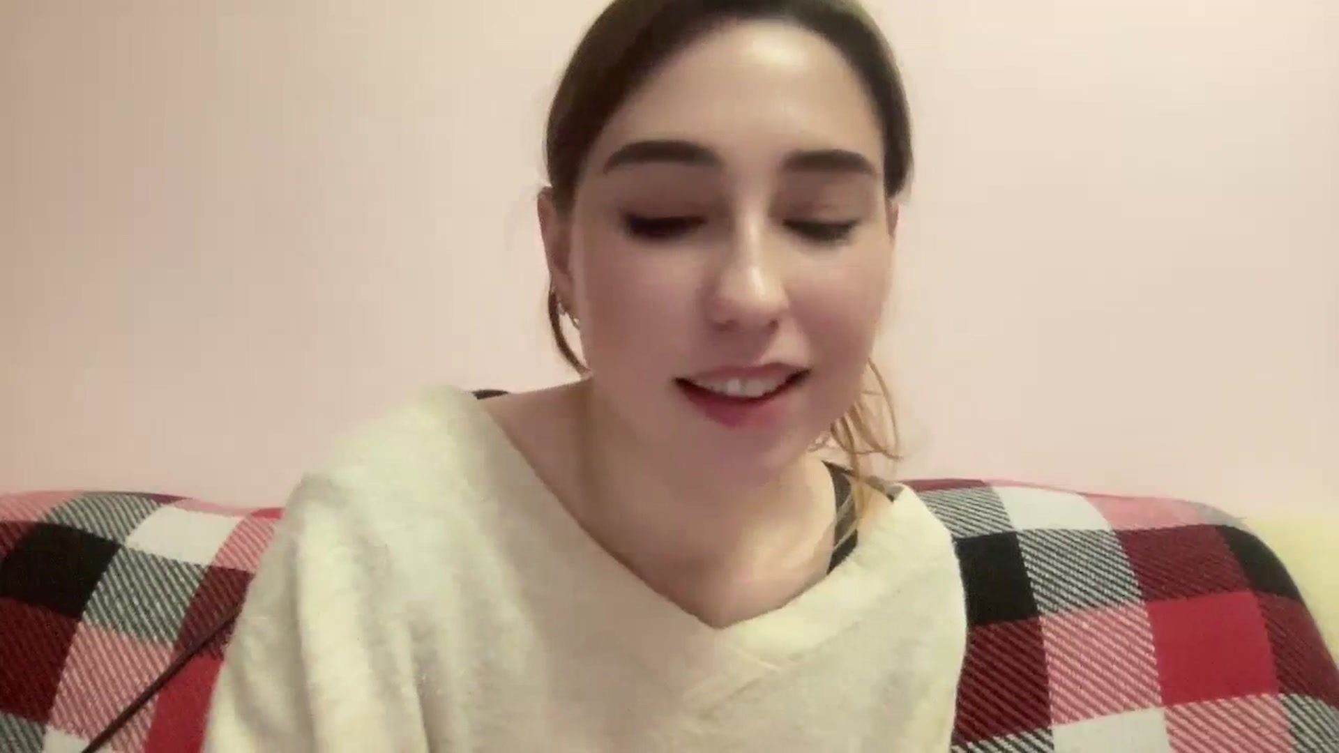 Gallery image thumbnail from Just_I's myfreecams stream on, 01/11/2024, 20:41 image 14 of 20