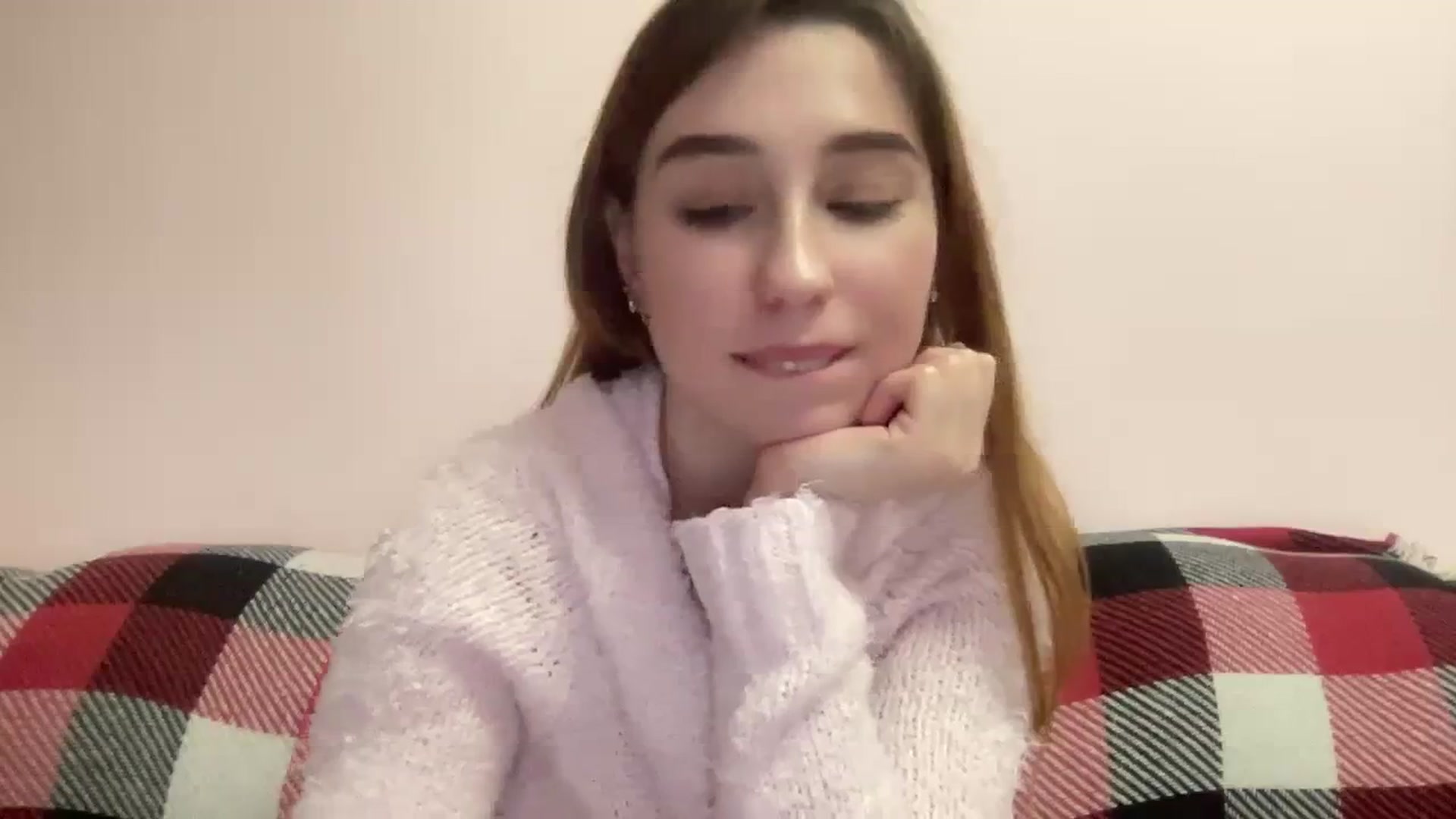Gallery image thumbnail from Just_I's myfreecams stream on, 01/18/2024, 19:31 image 13 of 20