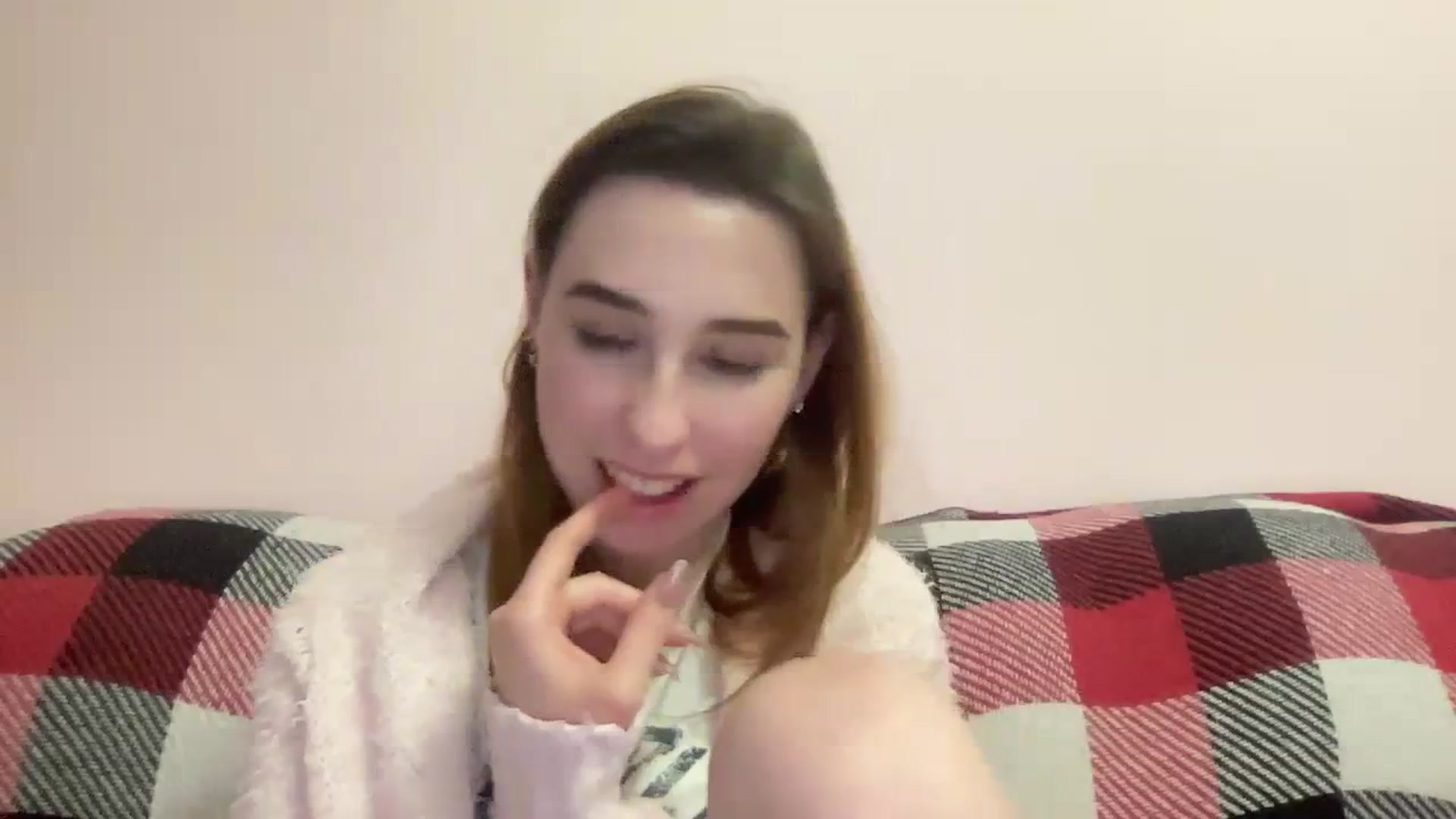 Gallery image thumbnail from Just_I's myfreecams stream on, 01/18/2024, 22:29 image 11 of 20
