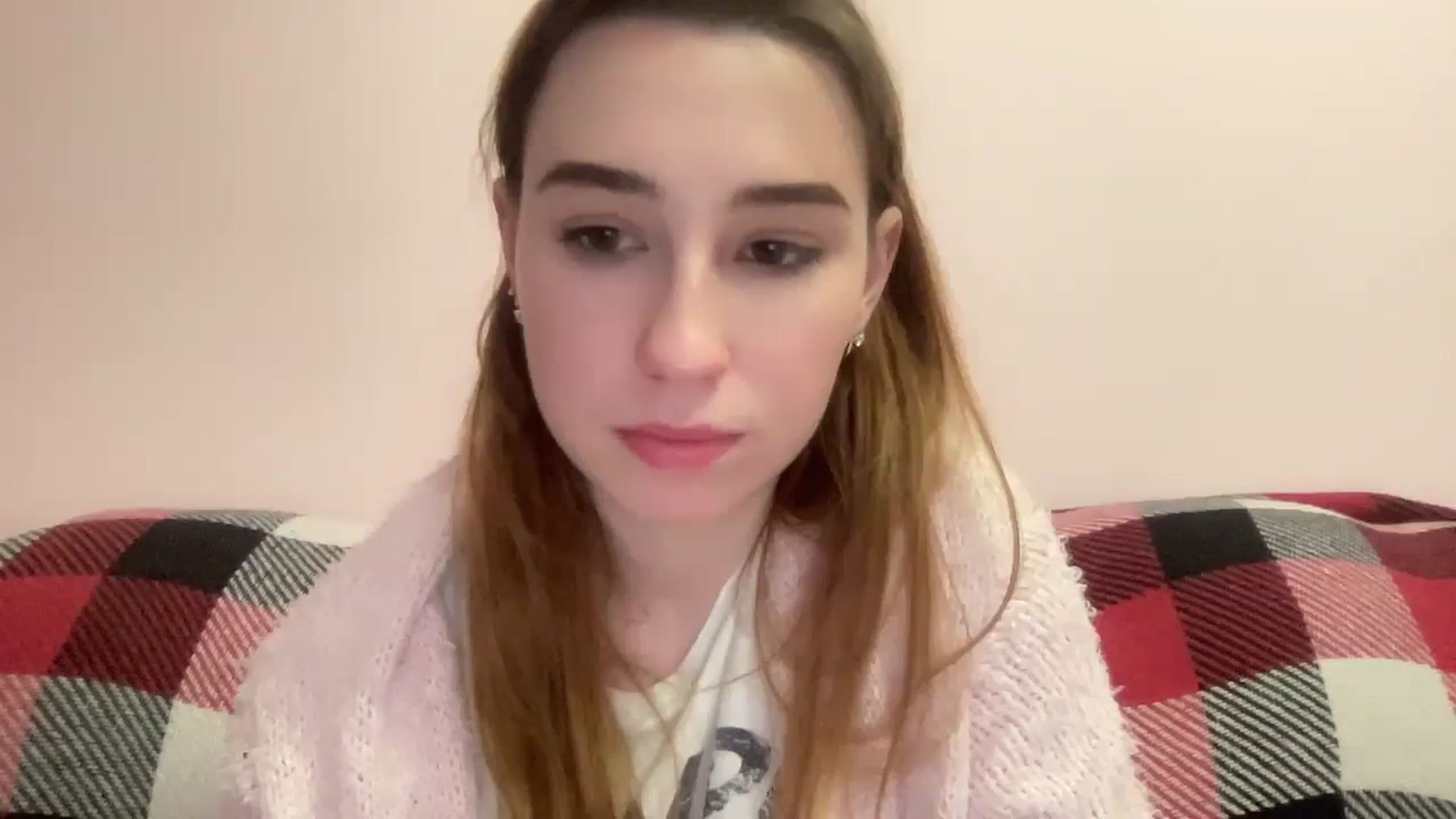 Gallery image thumbnail from Just_I's myfreecams stream on, 01/18/2024, 22:29 image 13 of 20