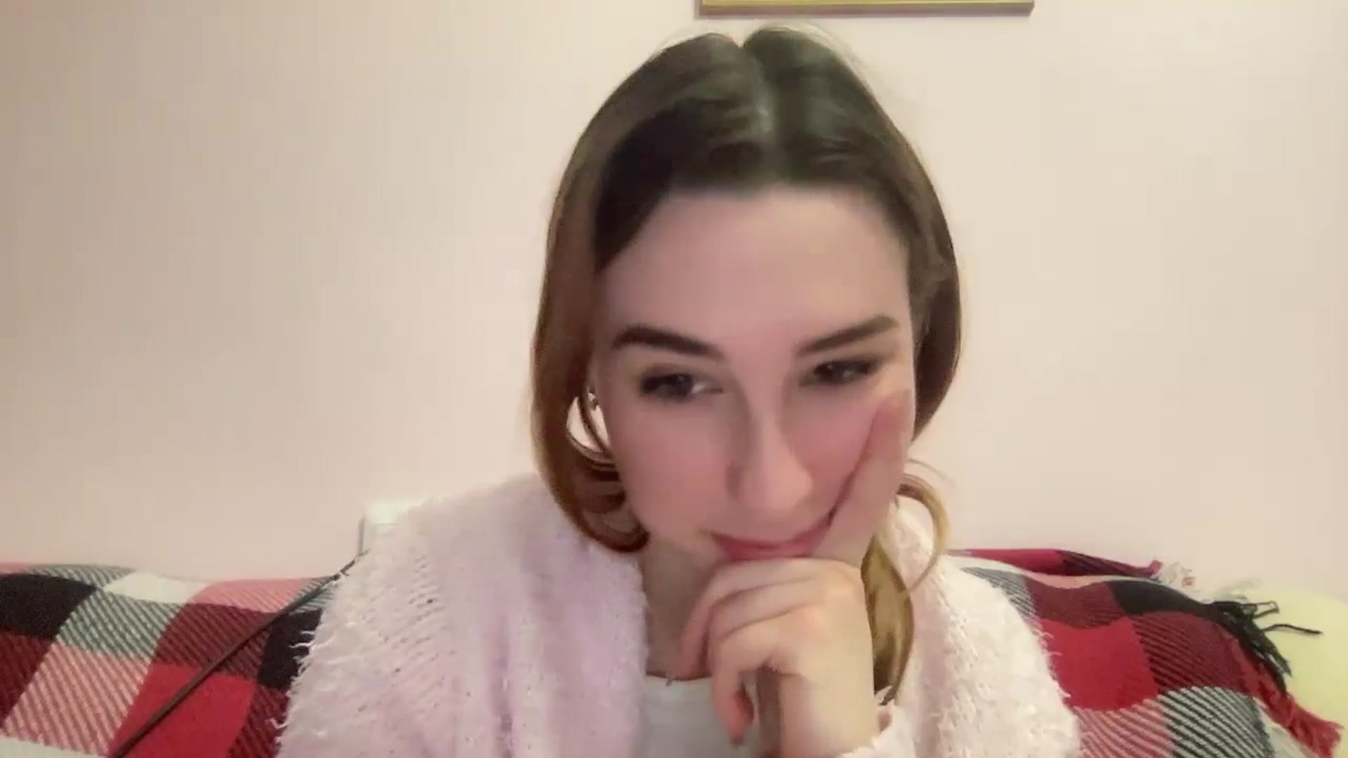 Gallery image thumbnail from Just_I's myfreecams stream on, 01/19/2024, 22:08 image 5 of 20