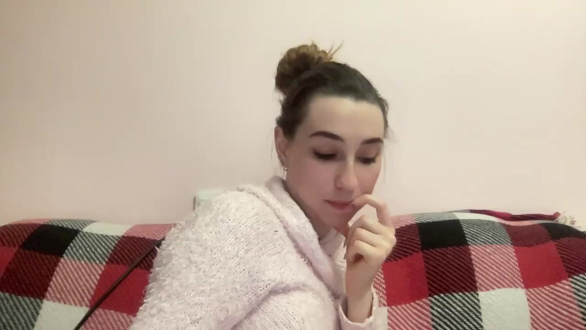 Gallery image thumbnail from Just_I's myfreecams stream on, 01/20/2024, 24:46 image 20 of 20