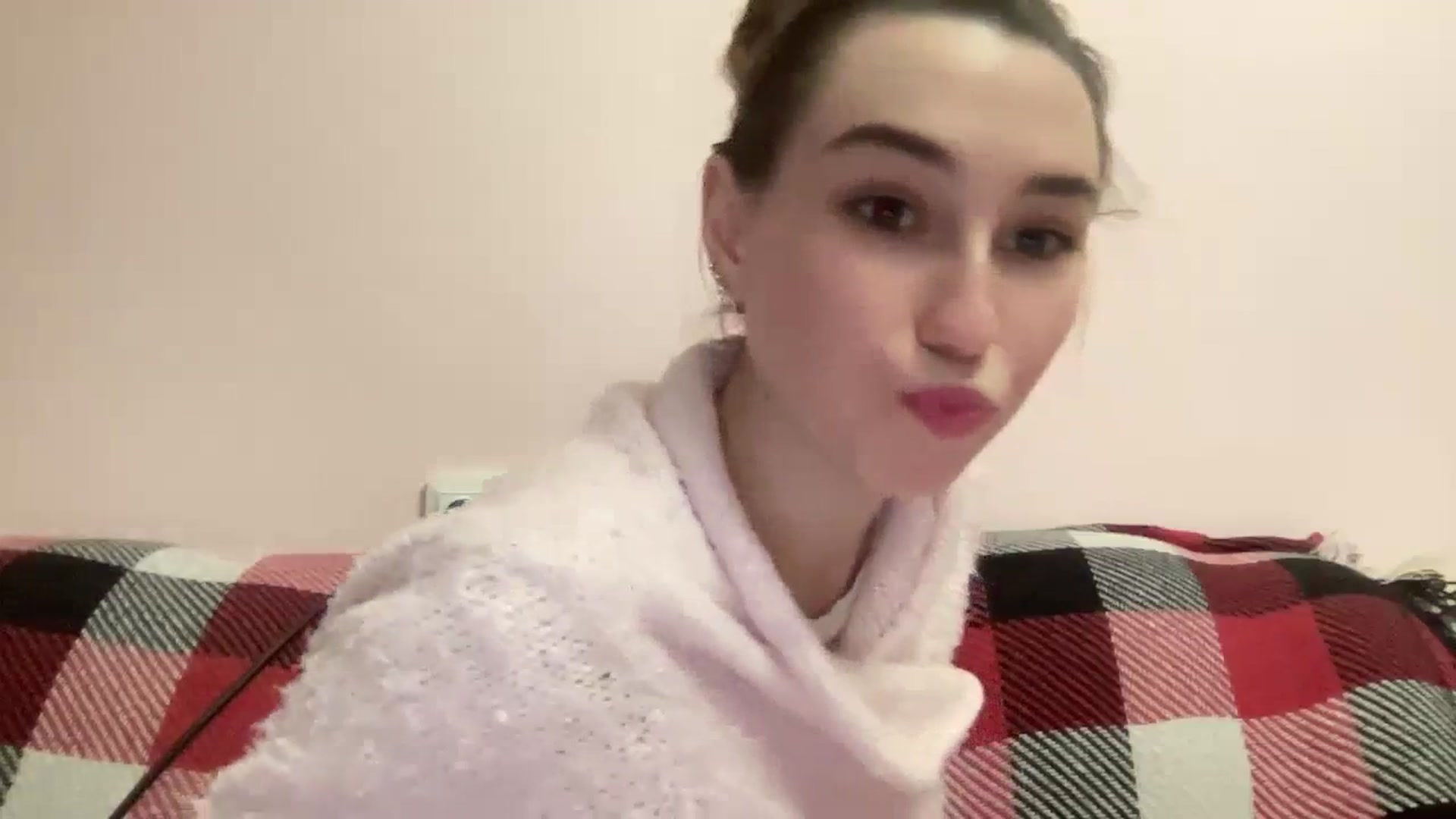 Gallery image thumbnail from Just_I's myfreecams stream on, 01/20/2024, 24:46 image 8 of 20