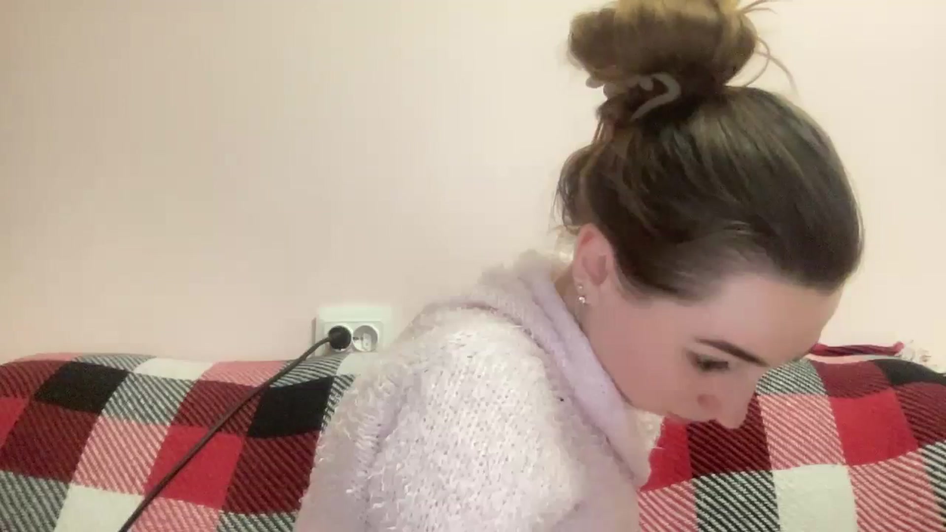 Gallery image thumbnail from Just_I's myfreecams stream on, 01/20/2024, 24:46 image 18 of 20