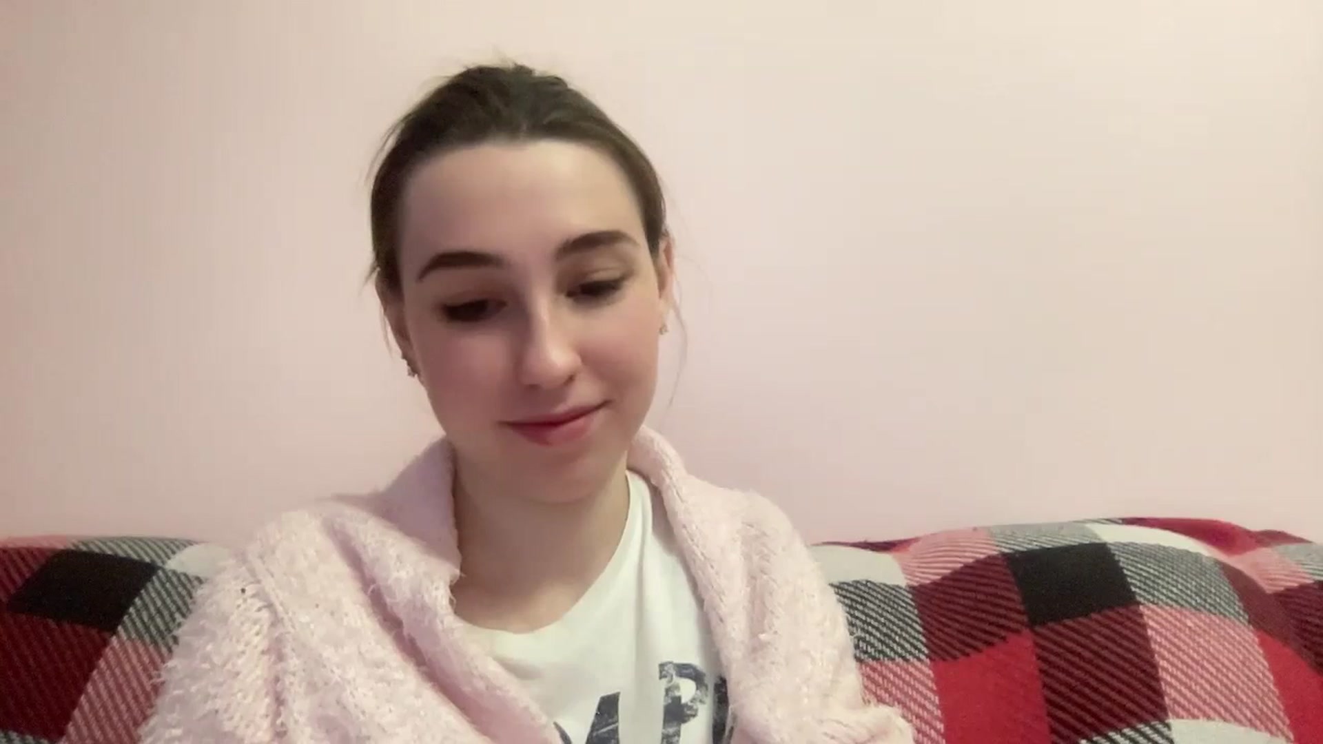 Gallery image thumbnail from Just_I's myfreecams stream on, 01/20/2024, 06:07 image 18 of 20