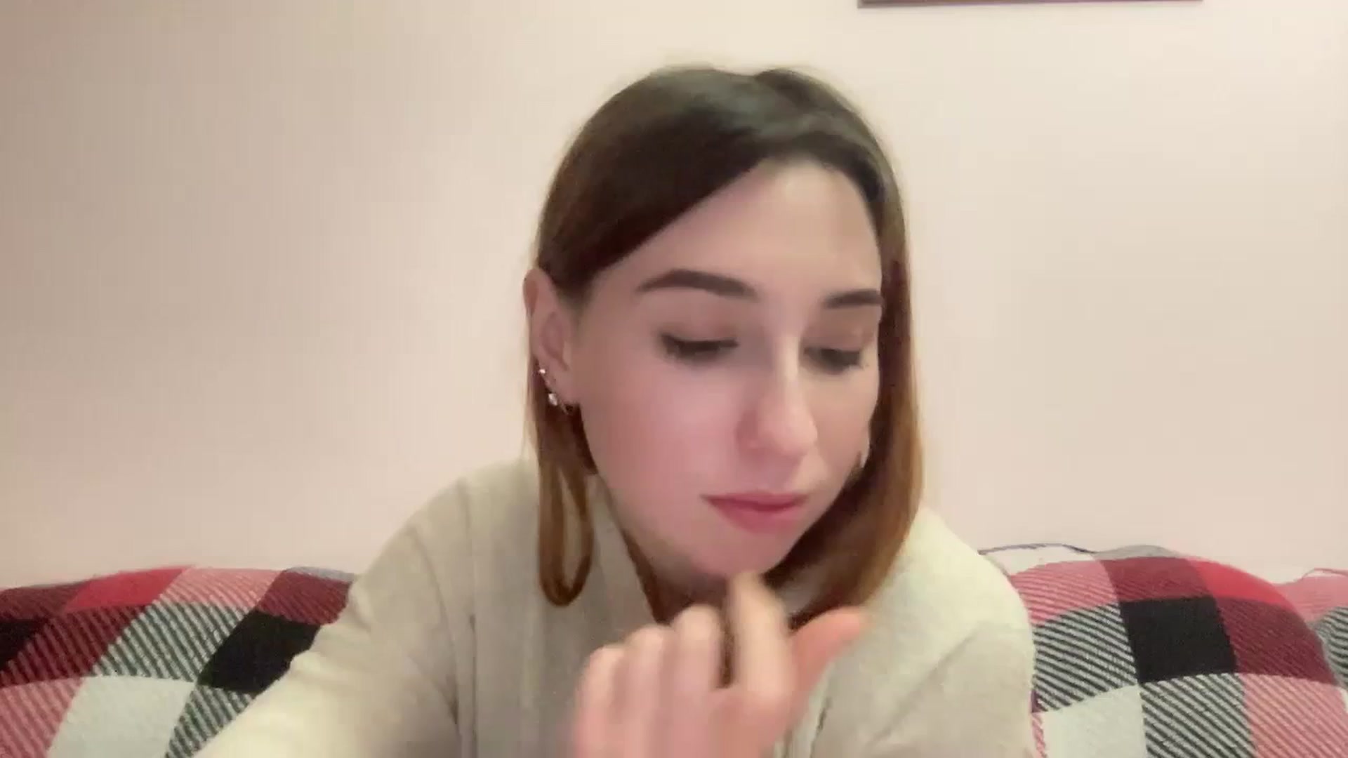 Gallery image thumbnail from Just_I's myfreecams stream on, 01/24/2024, 19:37 image 20 of 20