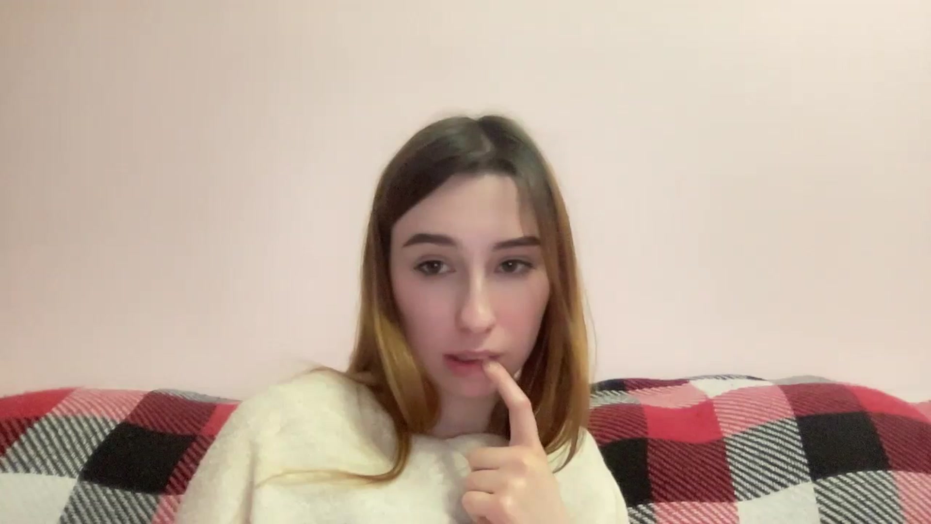 Gallery image thumbnail from Just_I's myfreecams stream on, 01/24/2024, 21:03 image 13 of 20