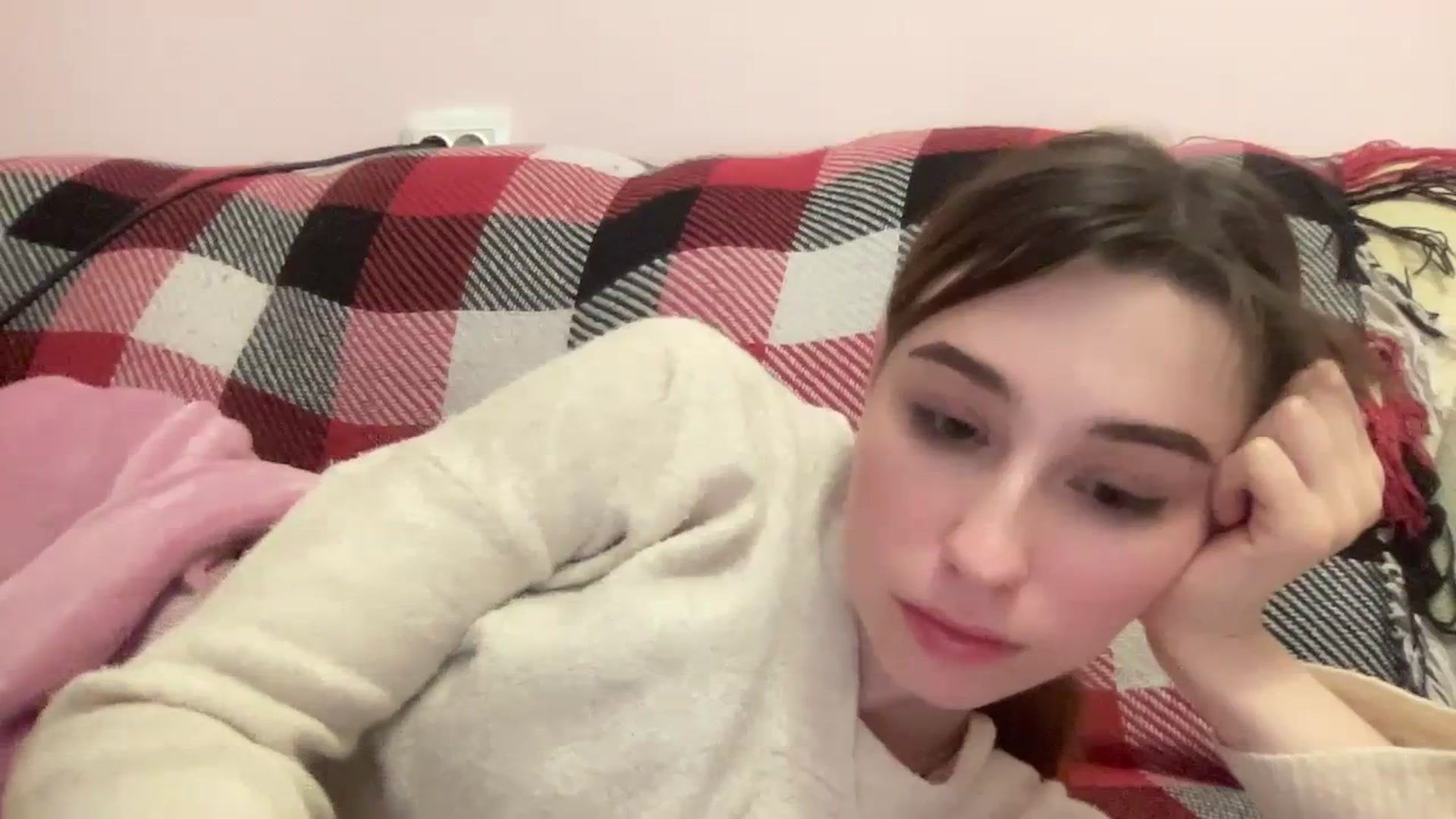 Gallery image thumbnail from Just_I's myfreecams stream on, 01/24/2024, 23:01 image 10 of 20