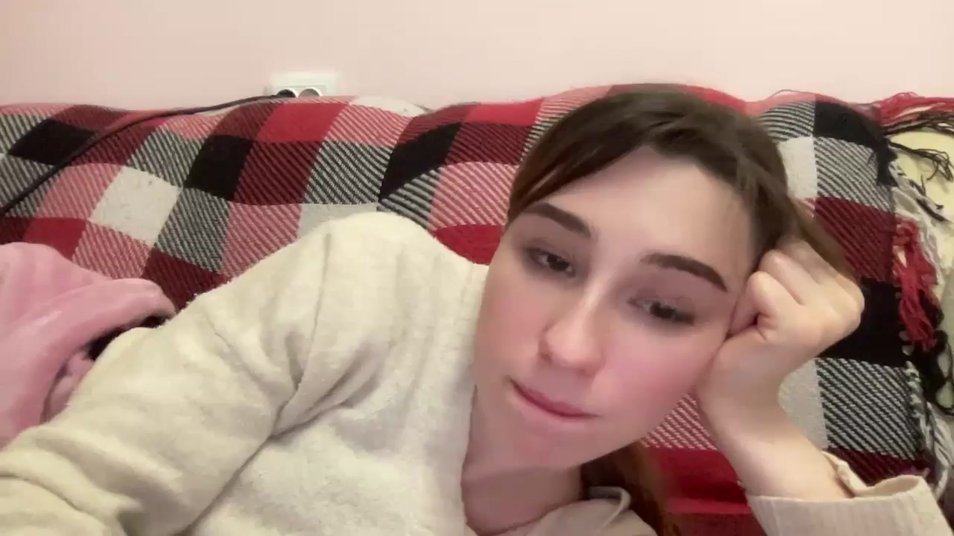 Gallery image thumbnail from Just_I's myfreecams stream on, 01/24/2024, 23:01 image 20 of 20