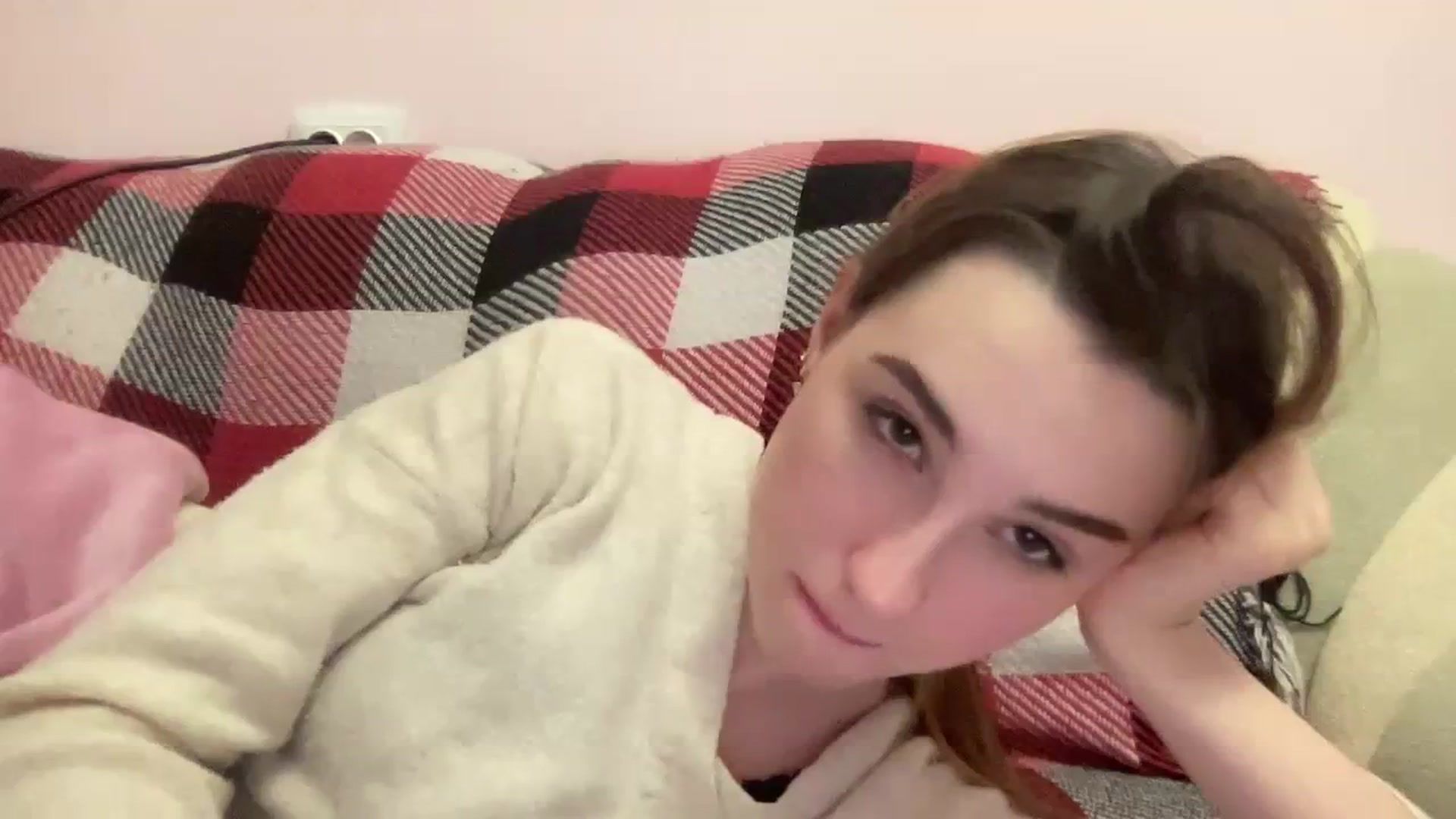 Gallery image thumbnail from Just_I's myfreecams stream on, 01/24/2024, 23:35 image 20 of 20