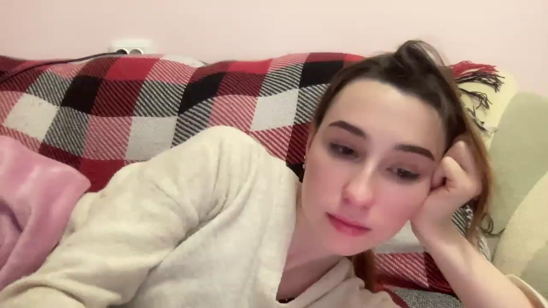 Gallery image thumbnail from Just_I's myfreecams stream on, 01/24/2024, 23:35 image 6 of 20