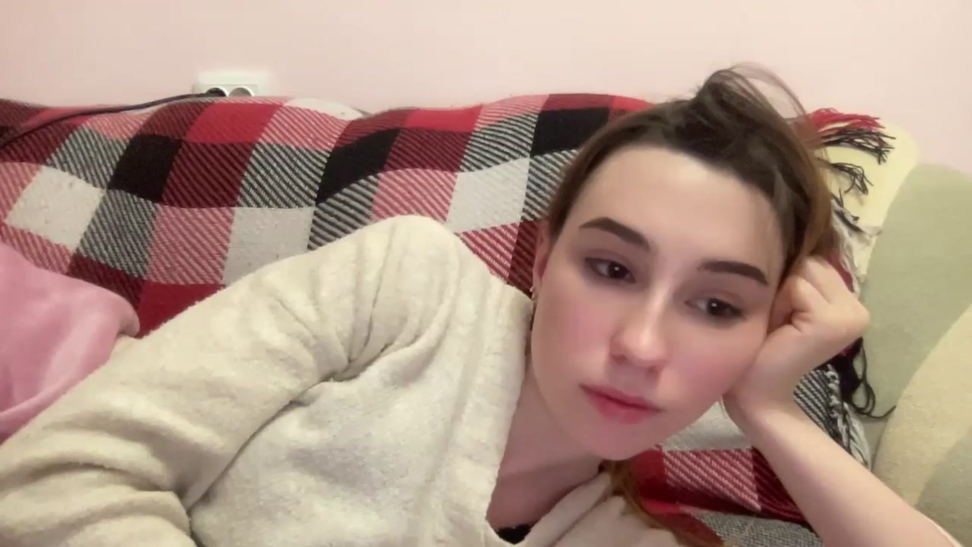 Gallery image thumbnail from Just_I's myfreecams stream on, 01/24/2024, 23:35 image 19 of 20