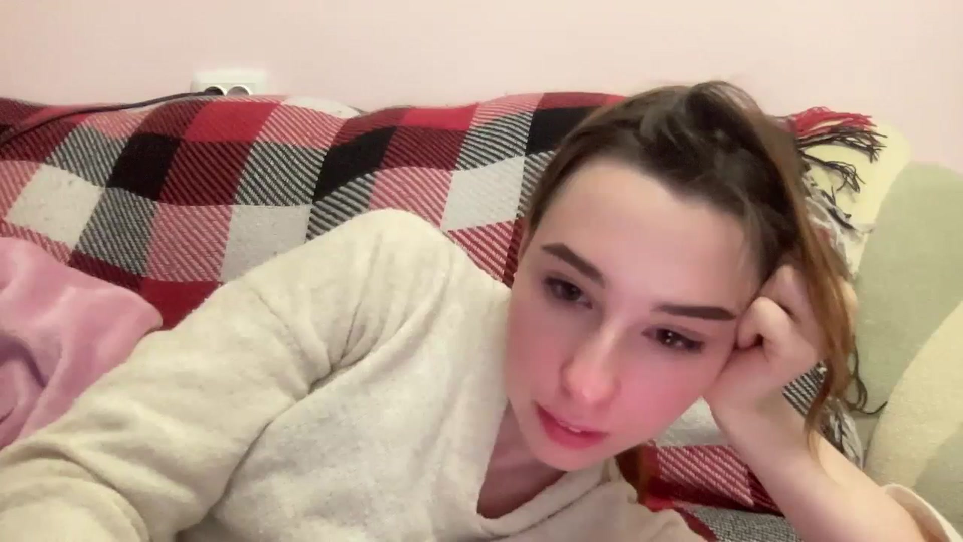 Gallery image thumbnail from Just_I's myfreecams stream on, 01/24/2024, 23:35 image 4 of 20