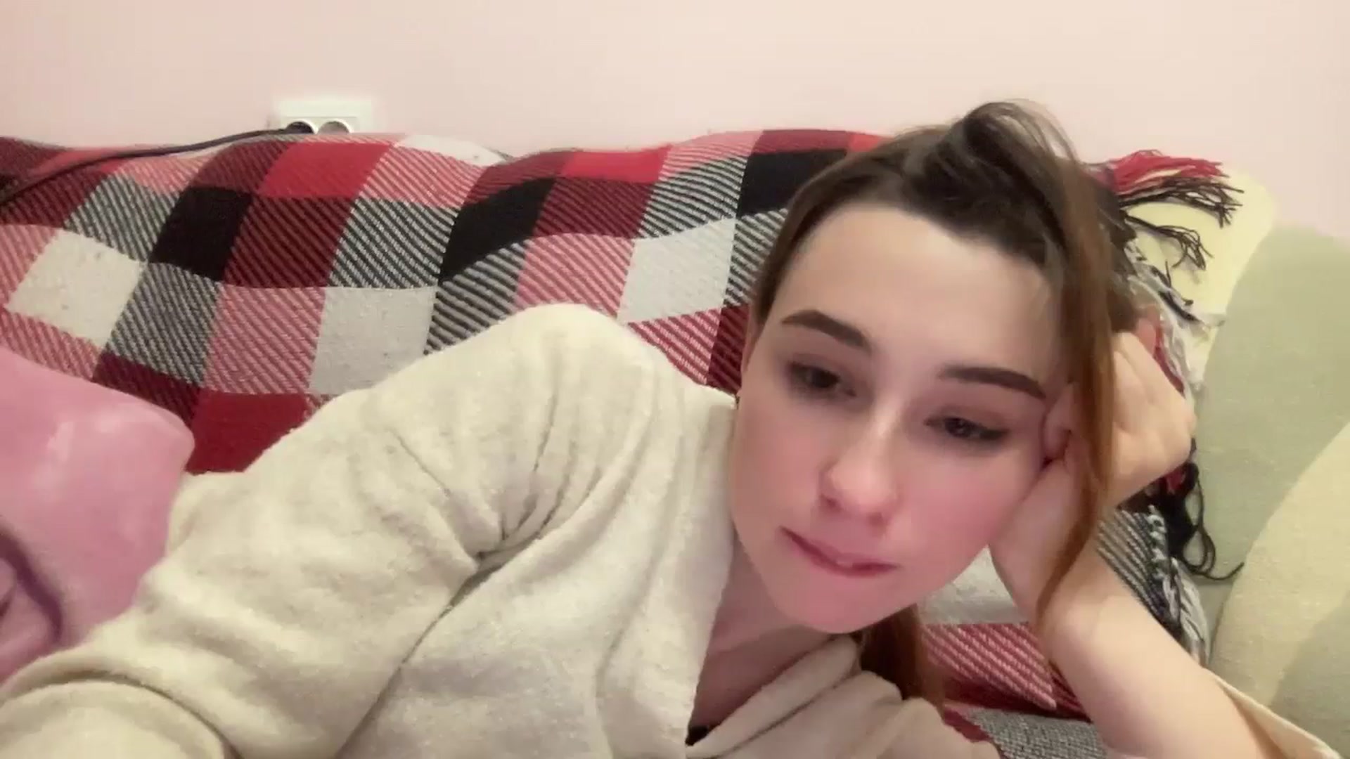 Gallery image thumbnail from Just_I's myfreecams stream on, 01/24/2024, 23:35 image 8 of 20