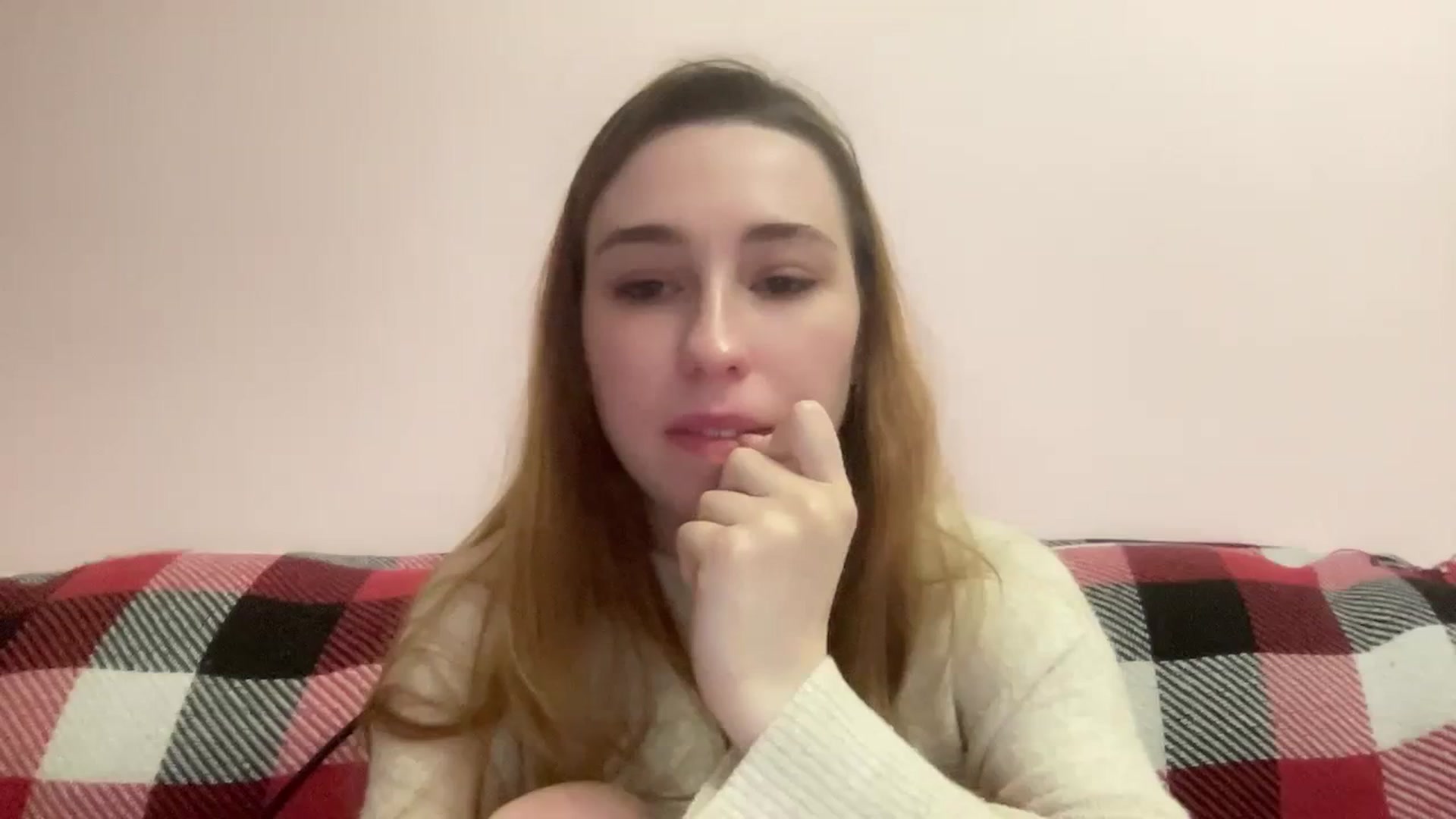 Gallery image thumbnail from Just_I's myfreecams stream on, 01/25/2024, 19:35 image 15 of 20
