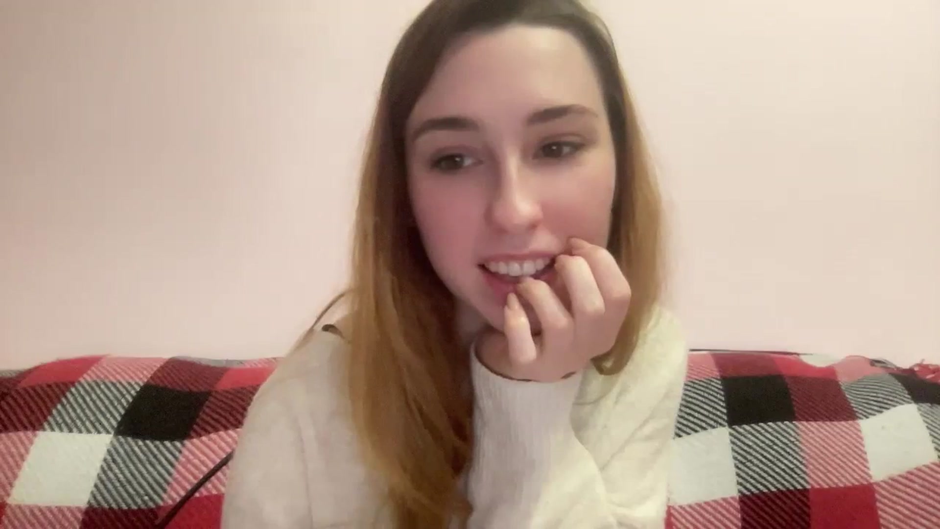 Gallery image thumbnail from Just_I's myfreecams stream on, 01/25/2024, 20:27 image 8 of 20